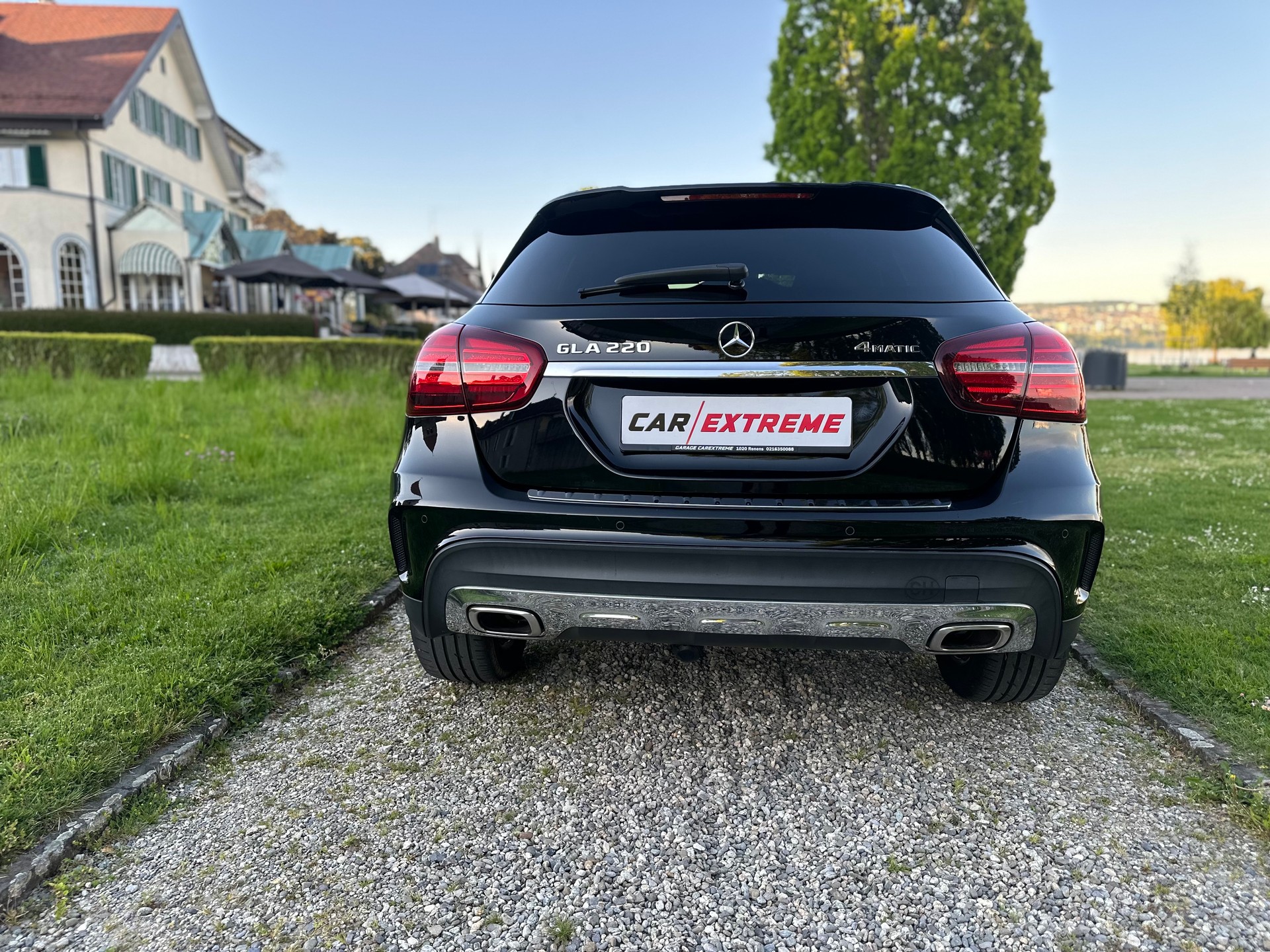 MERCEDES-BENZ GLA 220 AMG Line 4Matic 7G-DCT-showroom-element-3