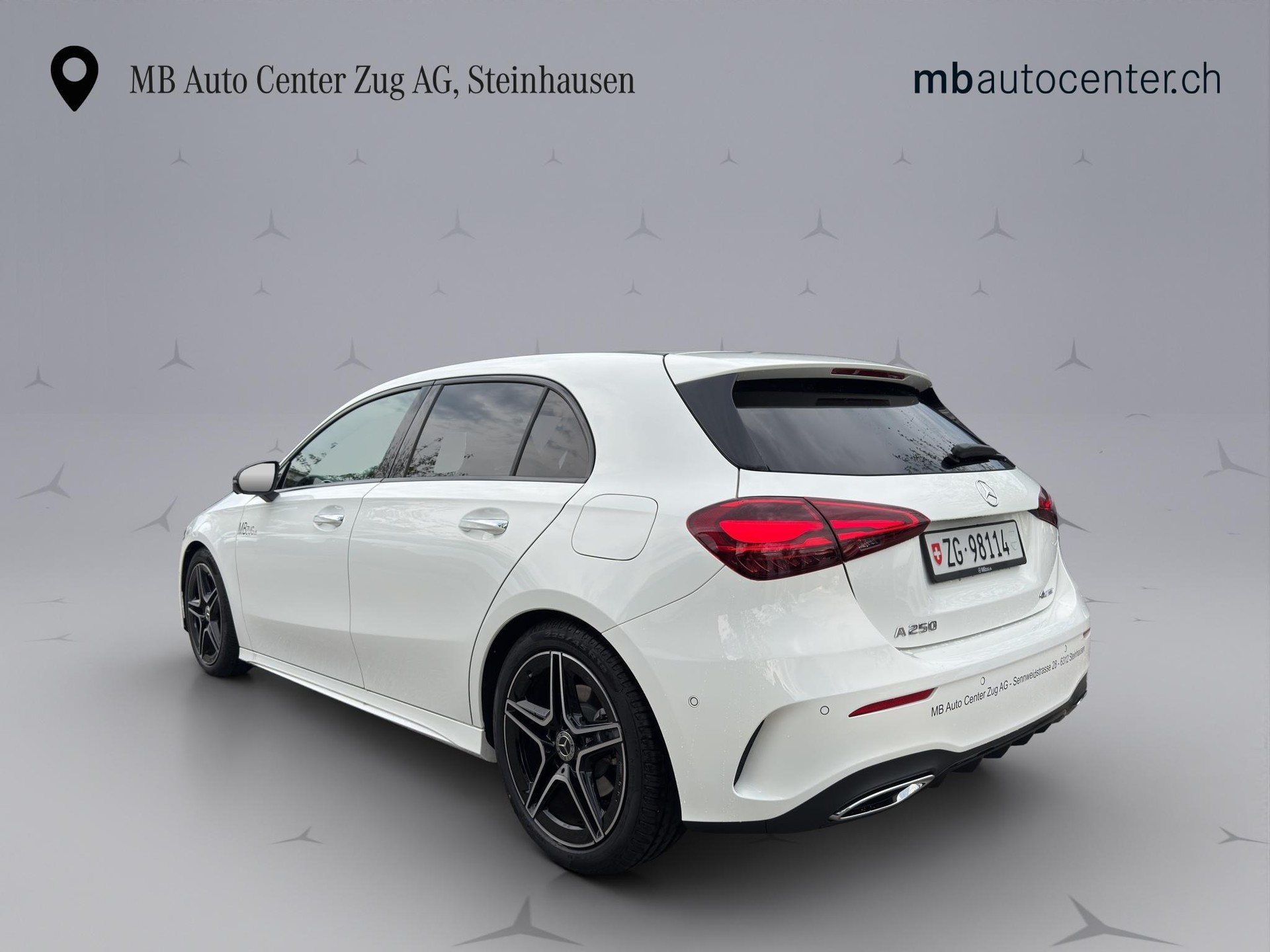 MERCEDES-BENZ A 250 AMG Line 4m-showroom-element-2