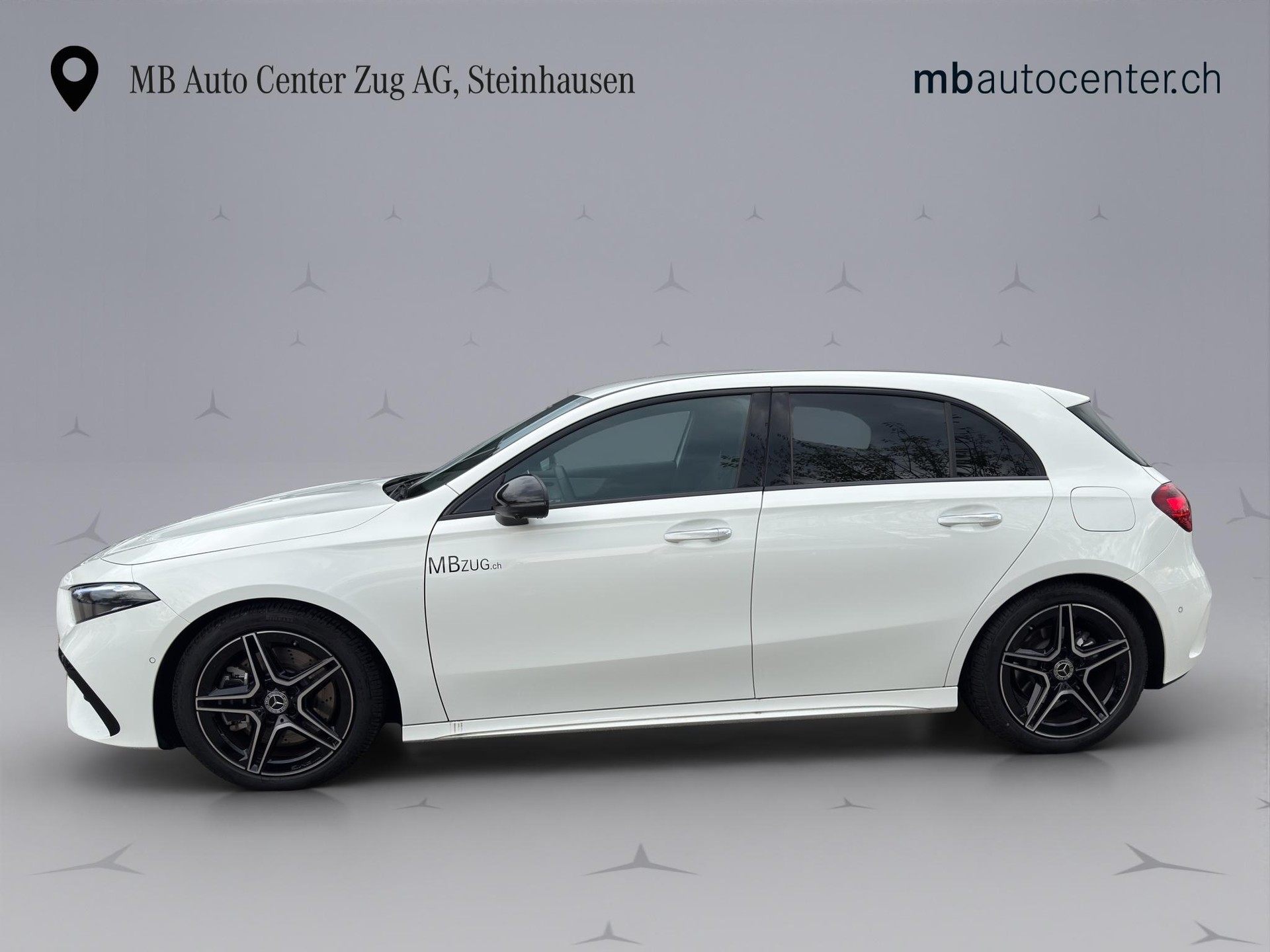MERCEDES-BENZ A 250 AMG Line 4m-showroom-element-1