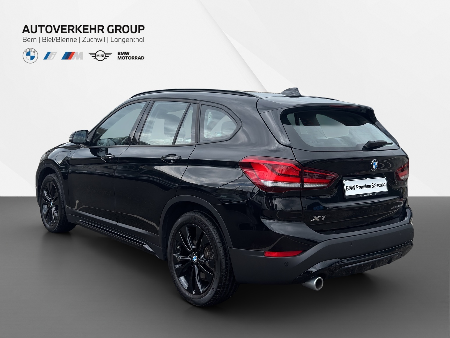 BMW X1 xDrive 25e Sport Line-showroom-element-3