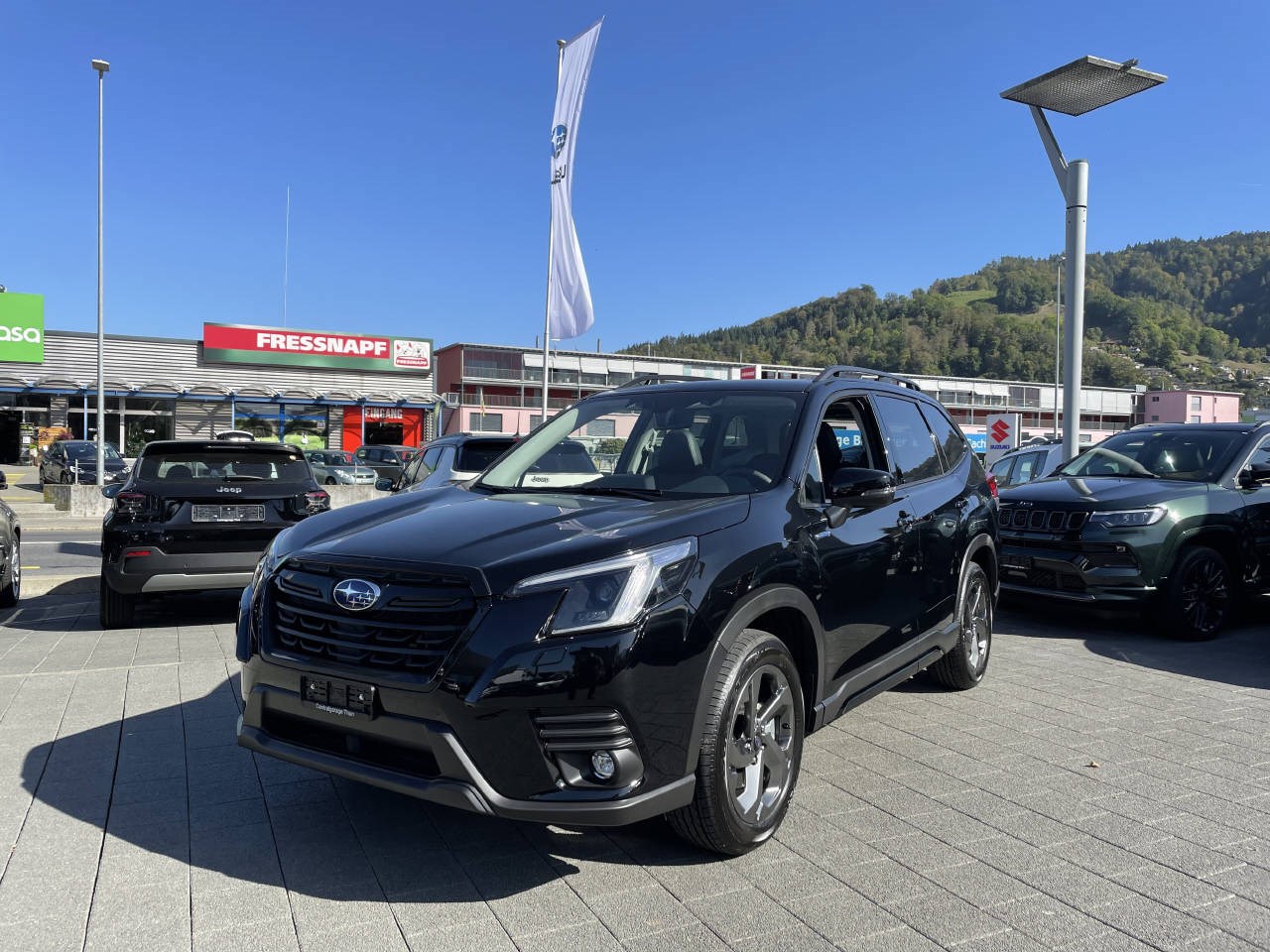 SUBARU Forester Station 2.0i e-Boxer Black Edition-image-1