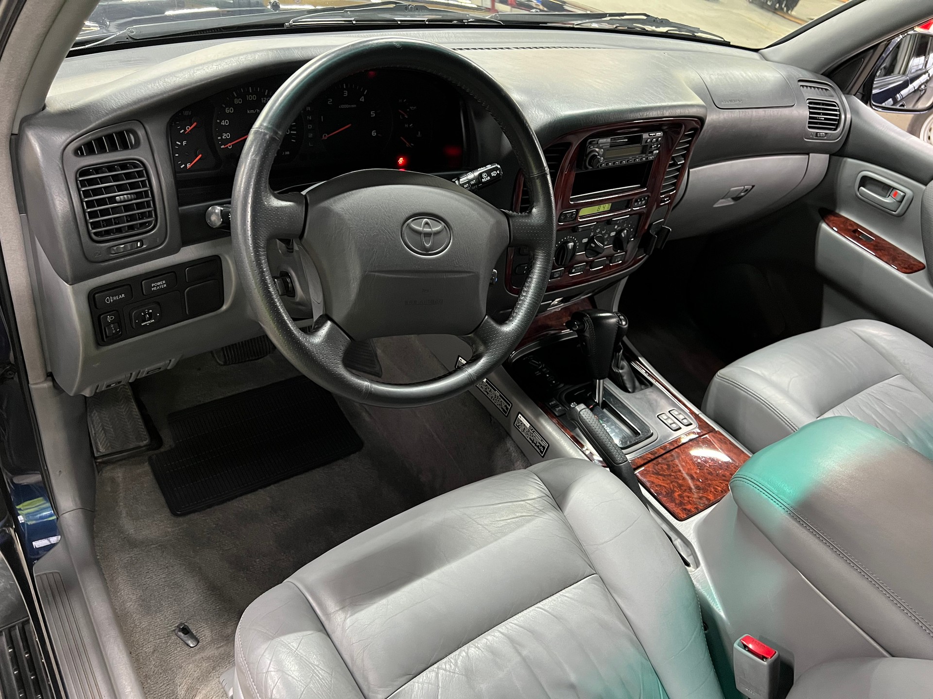 TOYOTA LAND CRUISER 500 4.2 TD. FRISCH AB MFK. NEUES FAHRWERK. AB SERVICE. TOP GEPFLEGT. VON PRIVAT. MIT AHK 3500 KG.-showroom-element-3