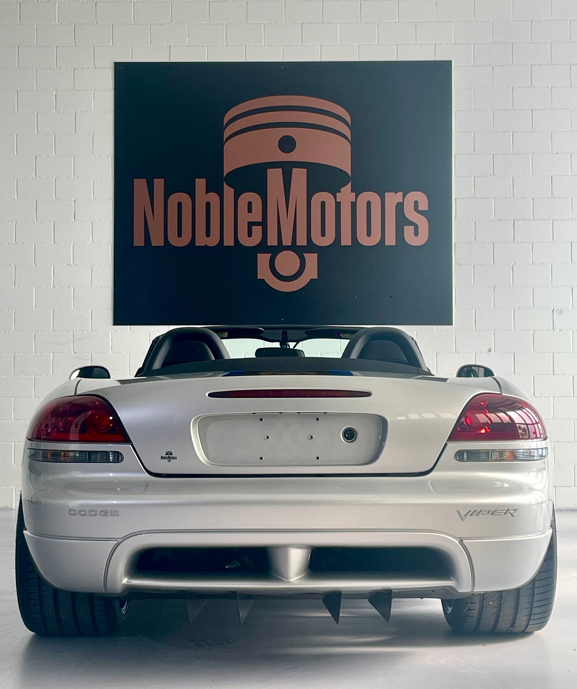 DODGE Viper SRT 10 - 505 - Roadster / Cabrio-showroom-element-1
