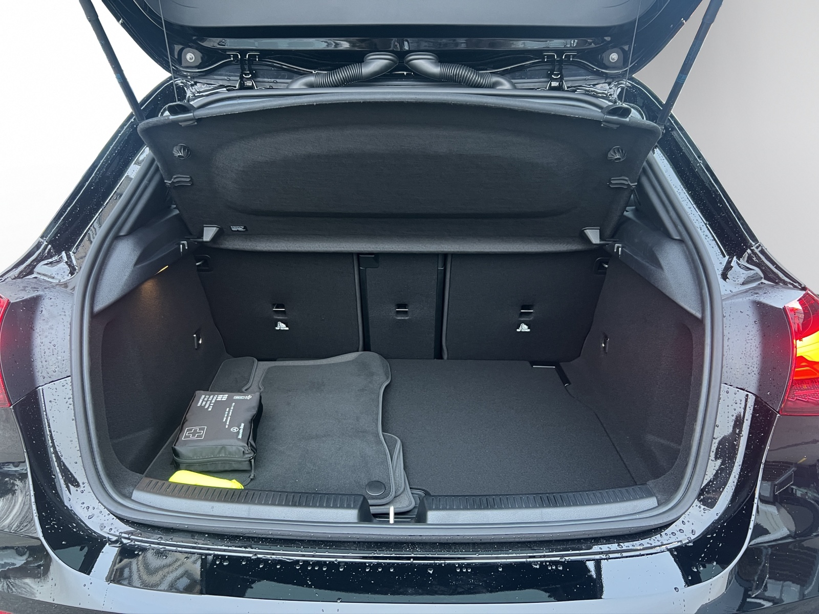 Image MERCEDES-BENZ A-220 A 220 4Matic 8G-DCT