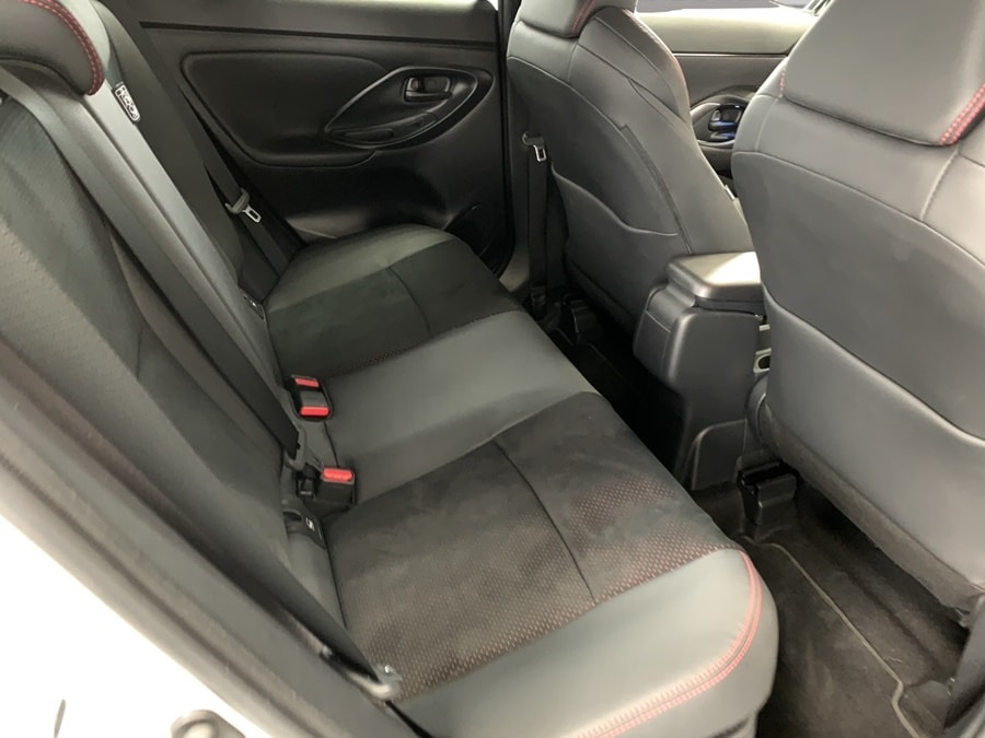 TOYOTA Yaris Cross 1.5 GR Sport e-CVT-image-9