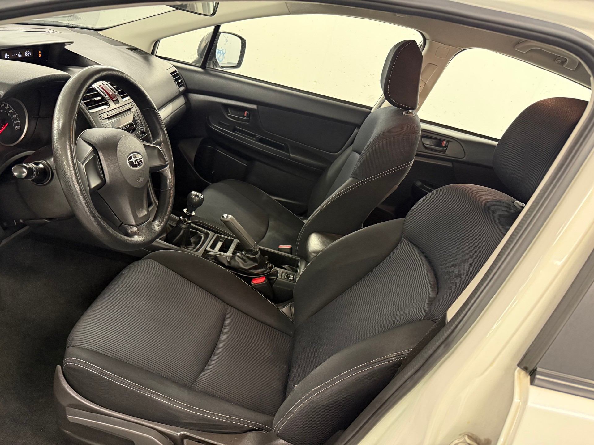 SUBARU XV 2.0D Swiss Three AWD-image-9