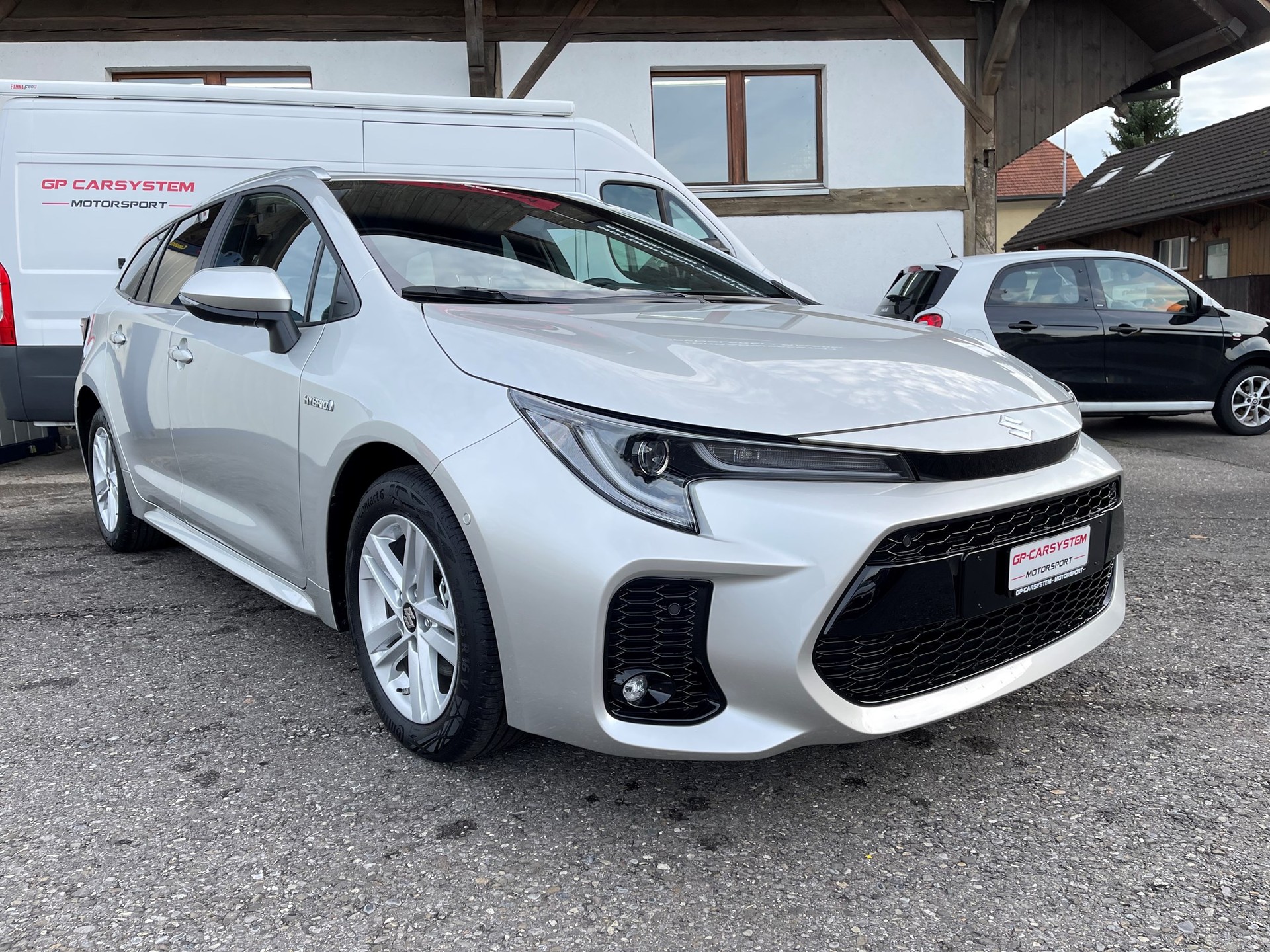 SUZUKI Swace 1.8 Hybrid Compact Top-image-2