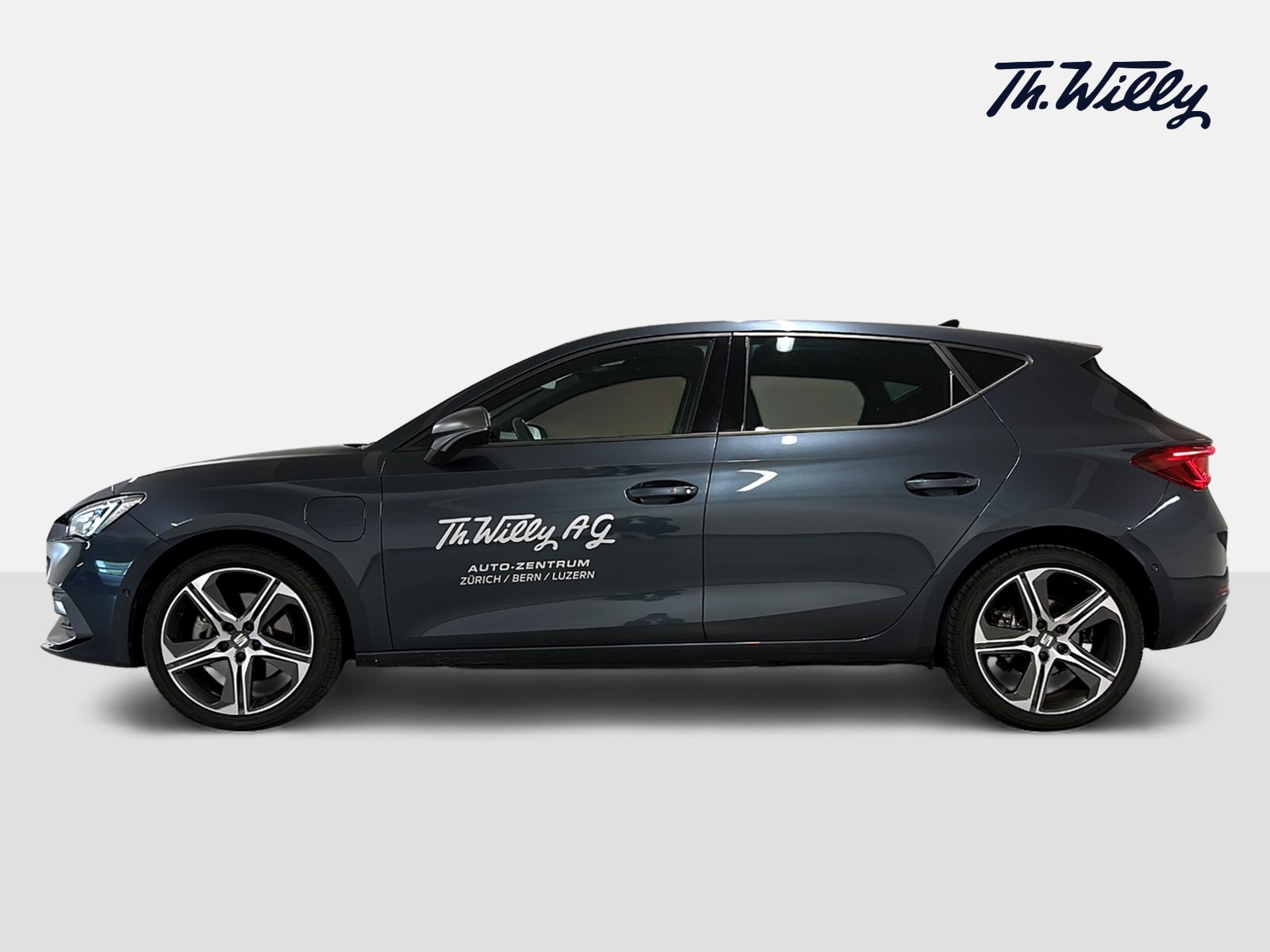 SEAT Leon 1.4 eHybrid Hola FR DSG-showroom-element-1