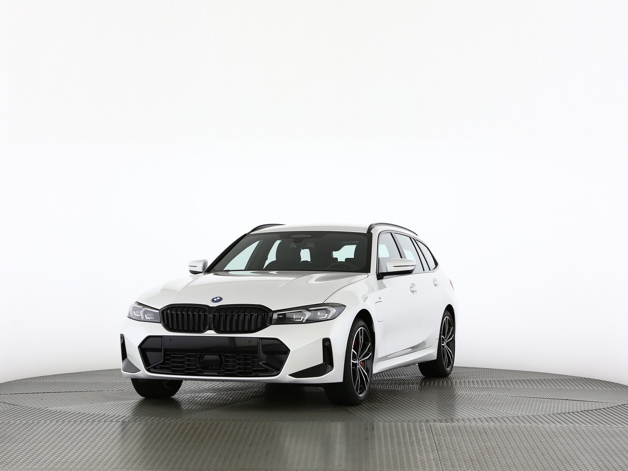 BMW 330e x DriveTouring Steptronic (Kombi)