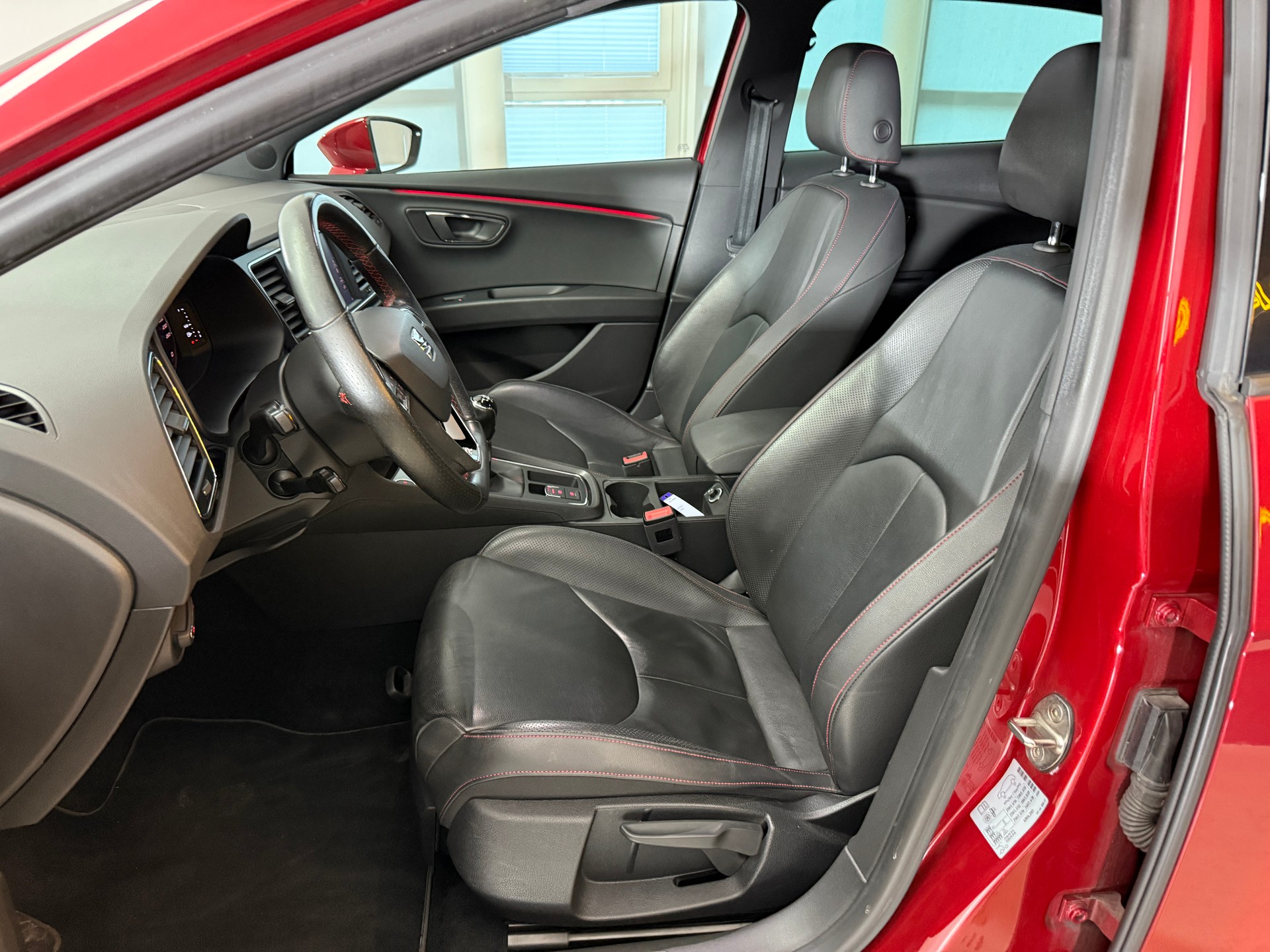 SEAT Leon 1.5 TSI EVO FR ACT FR-showroom-element-3