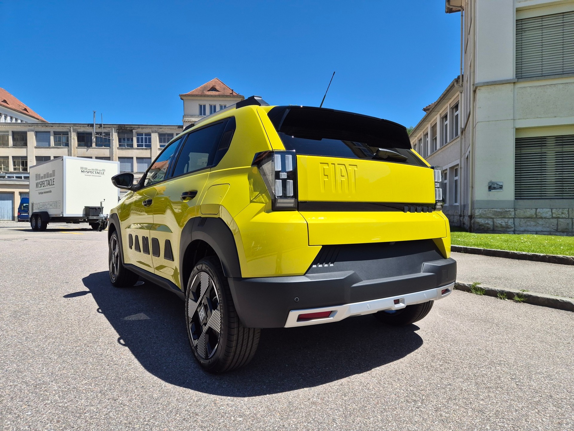 FIAT Grande Panda Elektro La Prima-showroom-element-2