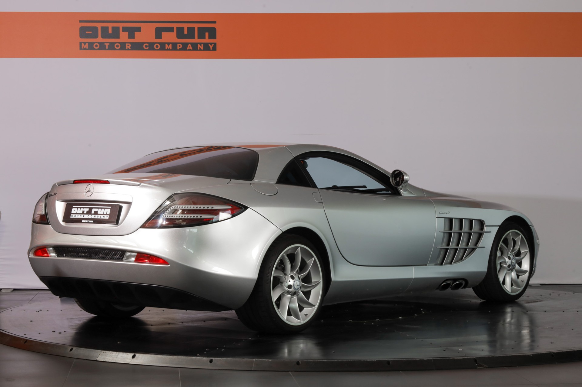 MERCEDES-BENZ SLR McLaren Coupé-showroom-element-2