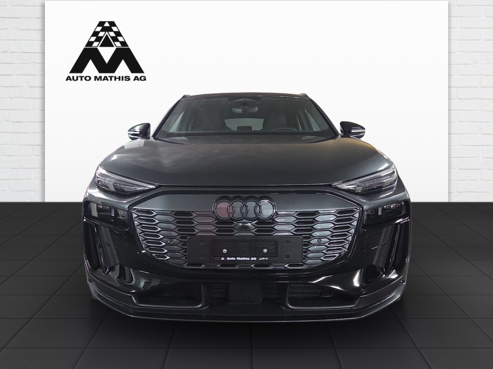 AUDI Q6 Sportback e-tron quattro-showroom-element-1