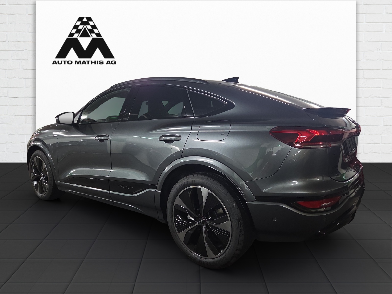 AUDI Q6 Sportback e-tron quattro-showroom-element-3