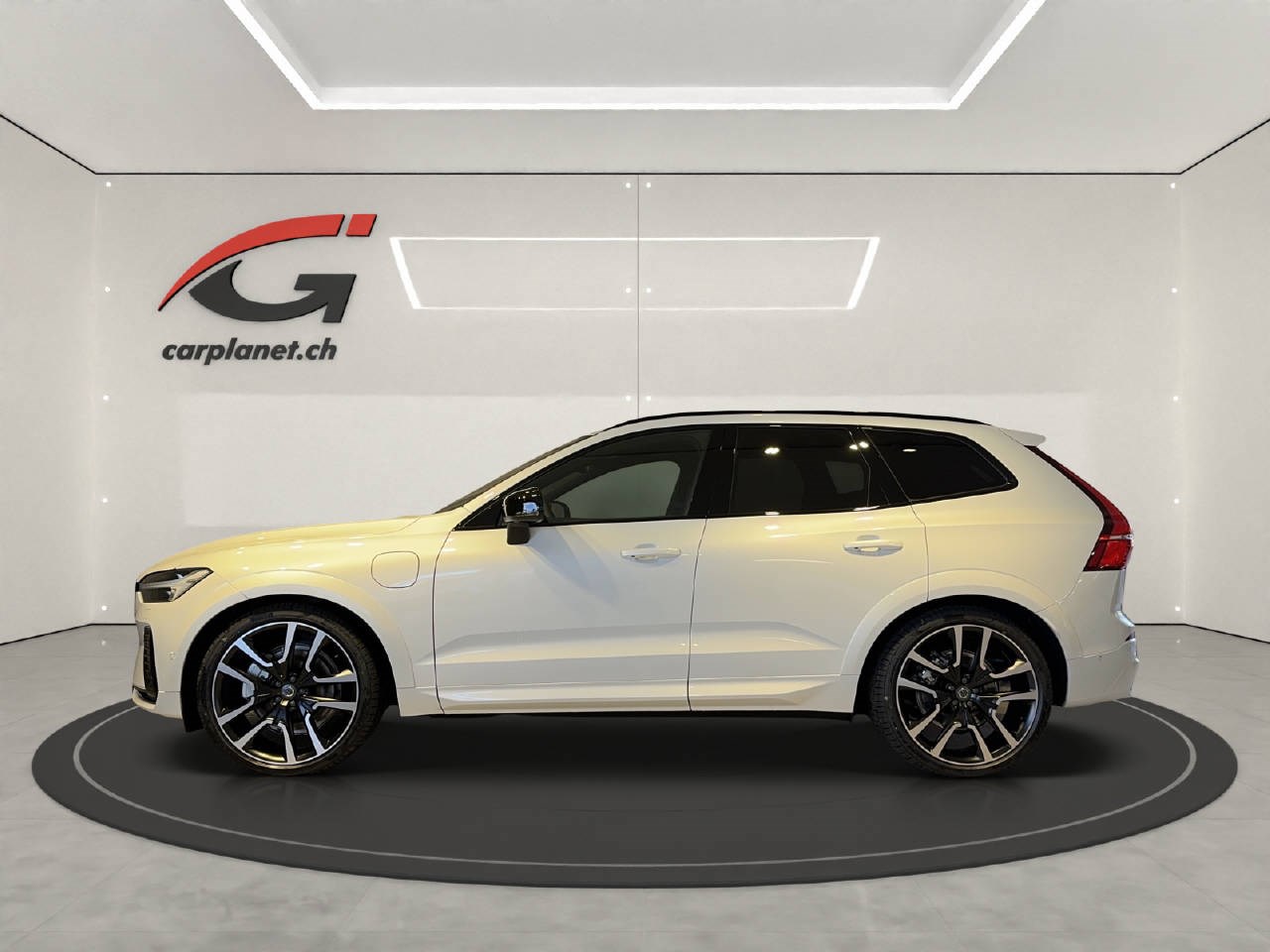 VOLVO XC60 2.0 T6 TE Ultimate Dark eAWD-showroom-element-1