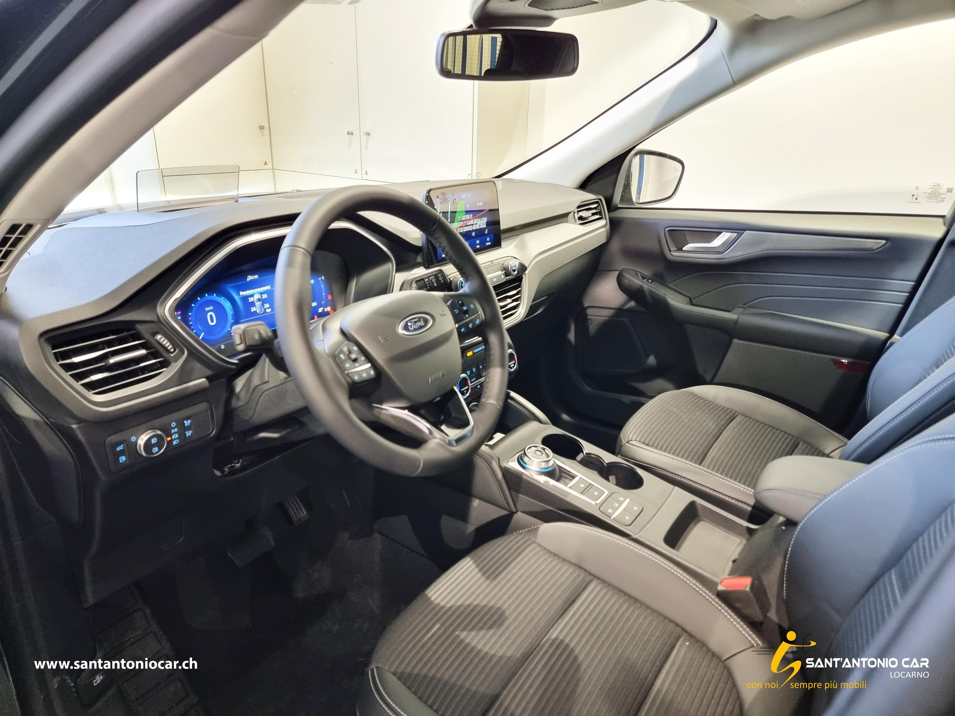 FORD Kuga 2.5 Plug-in Hybrid Titanium X-showroom-element-2