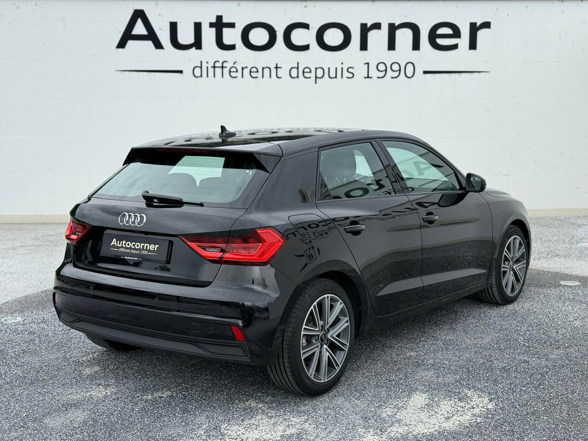 AUDI A1 Sportback 30 TFSI Attraction-showroom-element-2