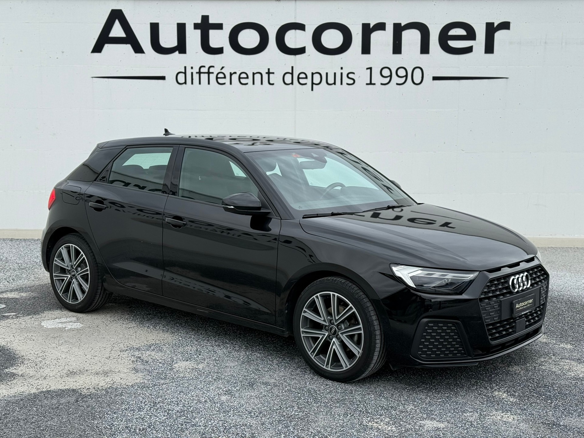 AUDI A1 Sportback 30 TFSI Attraction-showroom-element-1