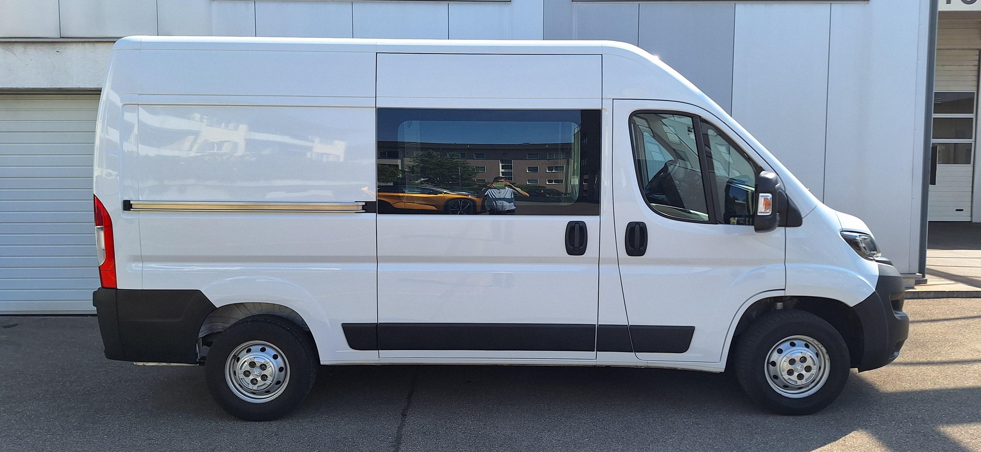 PEUGEOT Boxer Kaw. 335 L2H2 2.2 BlueHDi 140 Premium S/S-showroom-element-2