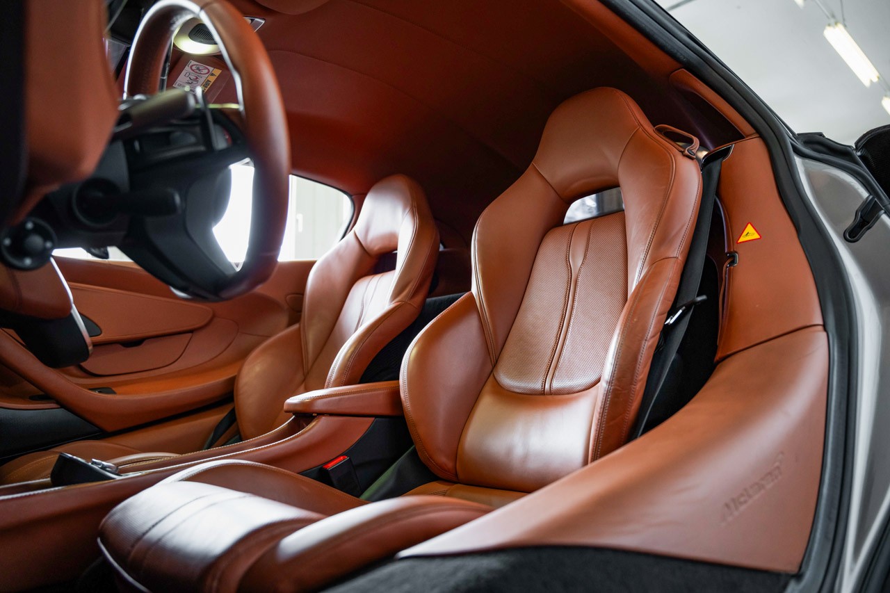 McLAREN 570S Coupé 3.8 V8 SSG-image-11