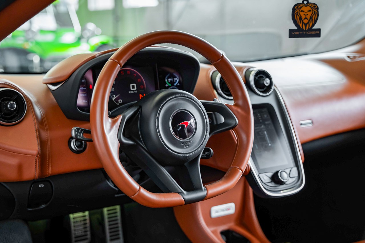 McLAREN 570S Coupé 3.8 V8 SSG-image-23