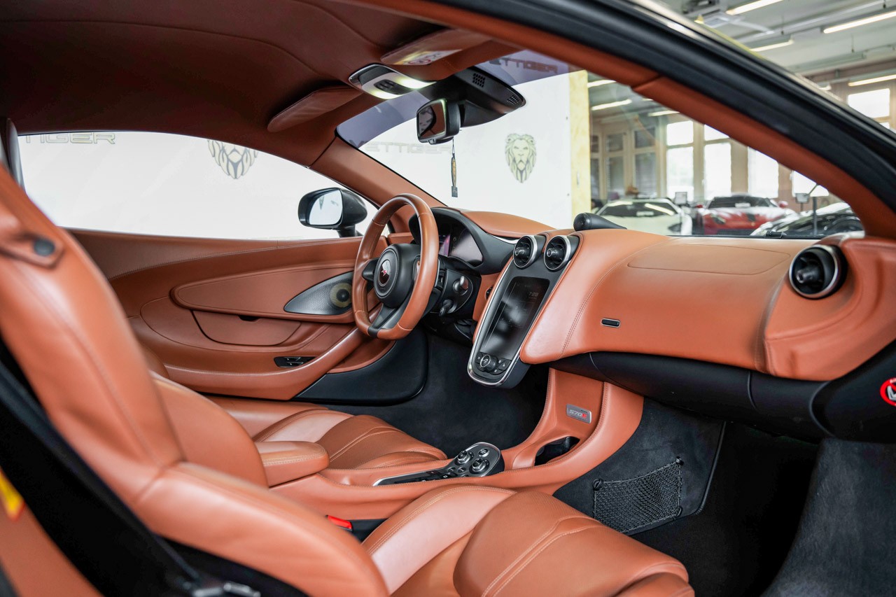 McLAREN 570S Coupé 3.8 V8 SSG-image-12