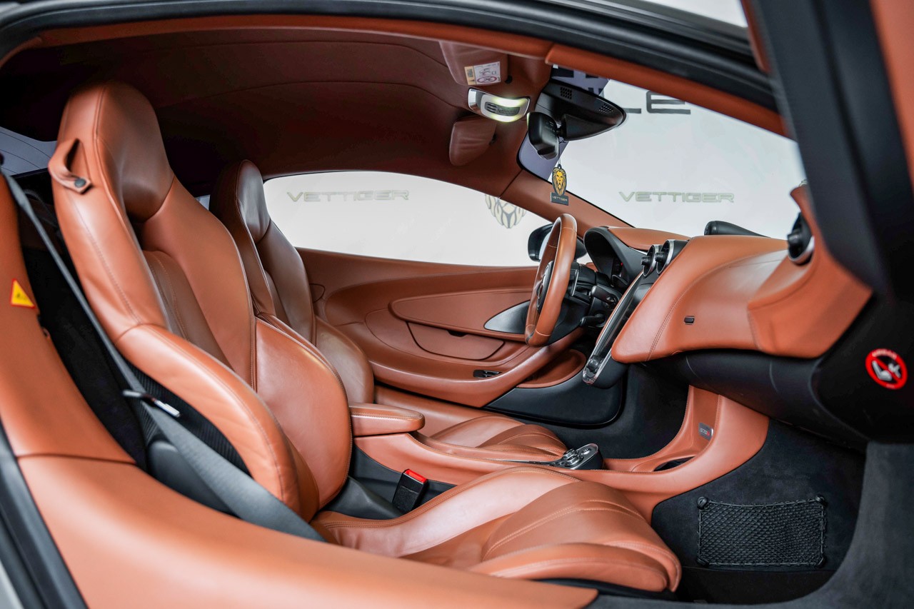 McLAREN 570S Coupé 3.8 V8 SSG-image-13