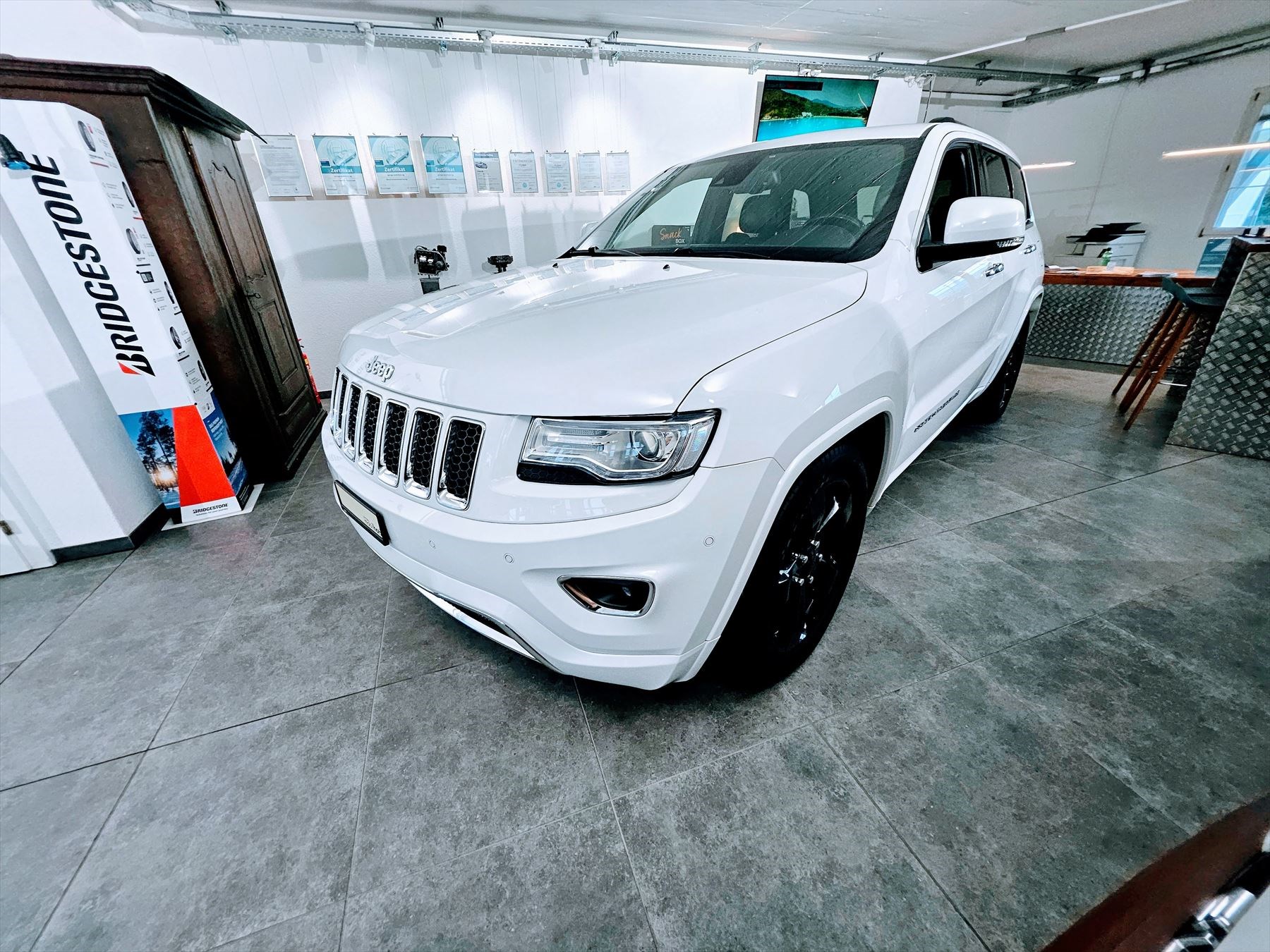 JEEP Grand Cherokee 3.0CRD Overl.-image-7
