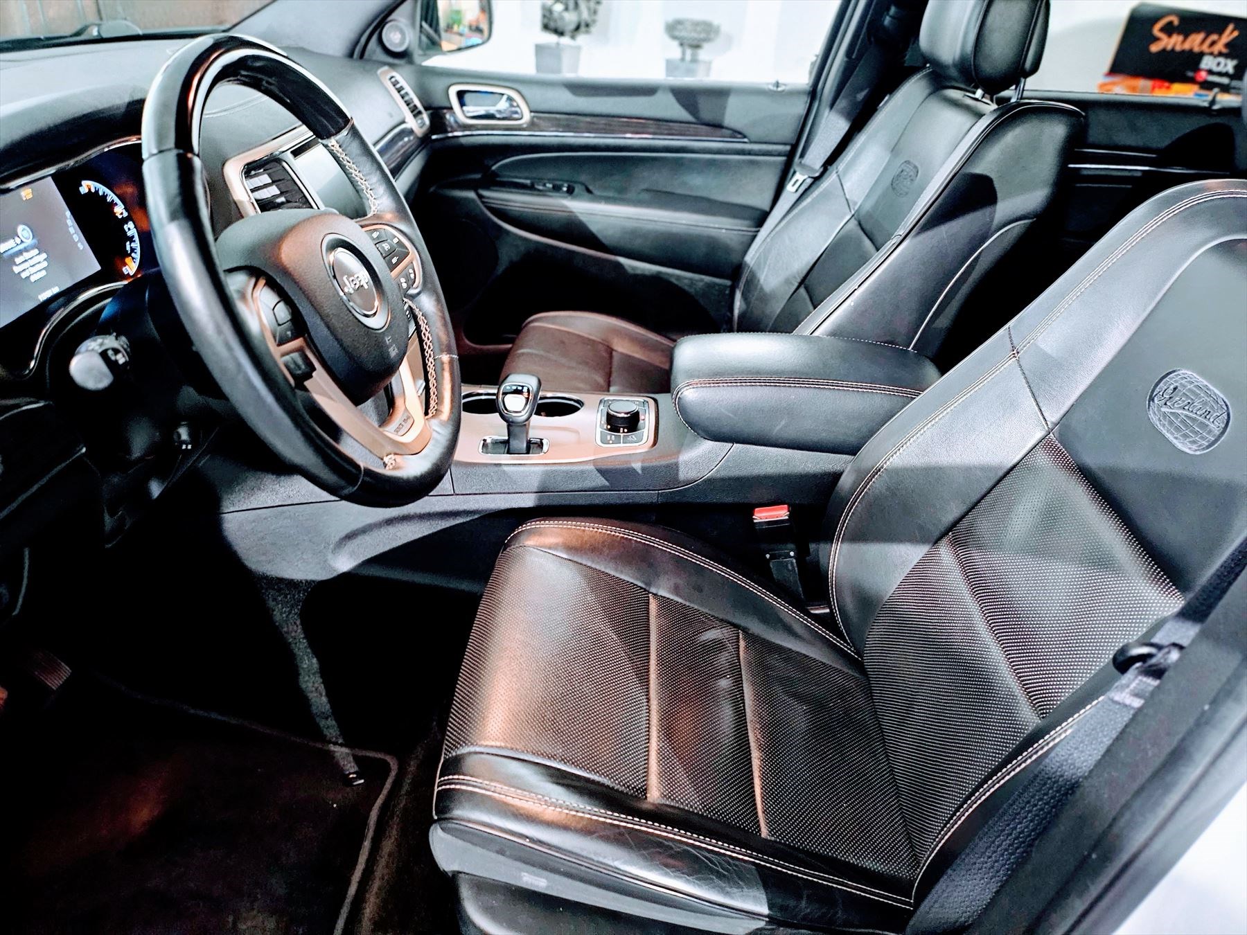 JEEP Grand Cherokee 3.0CRD Overl.-image-8