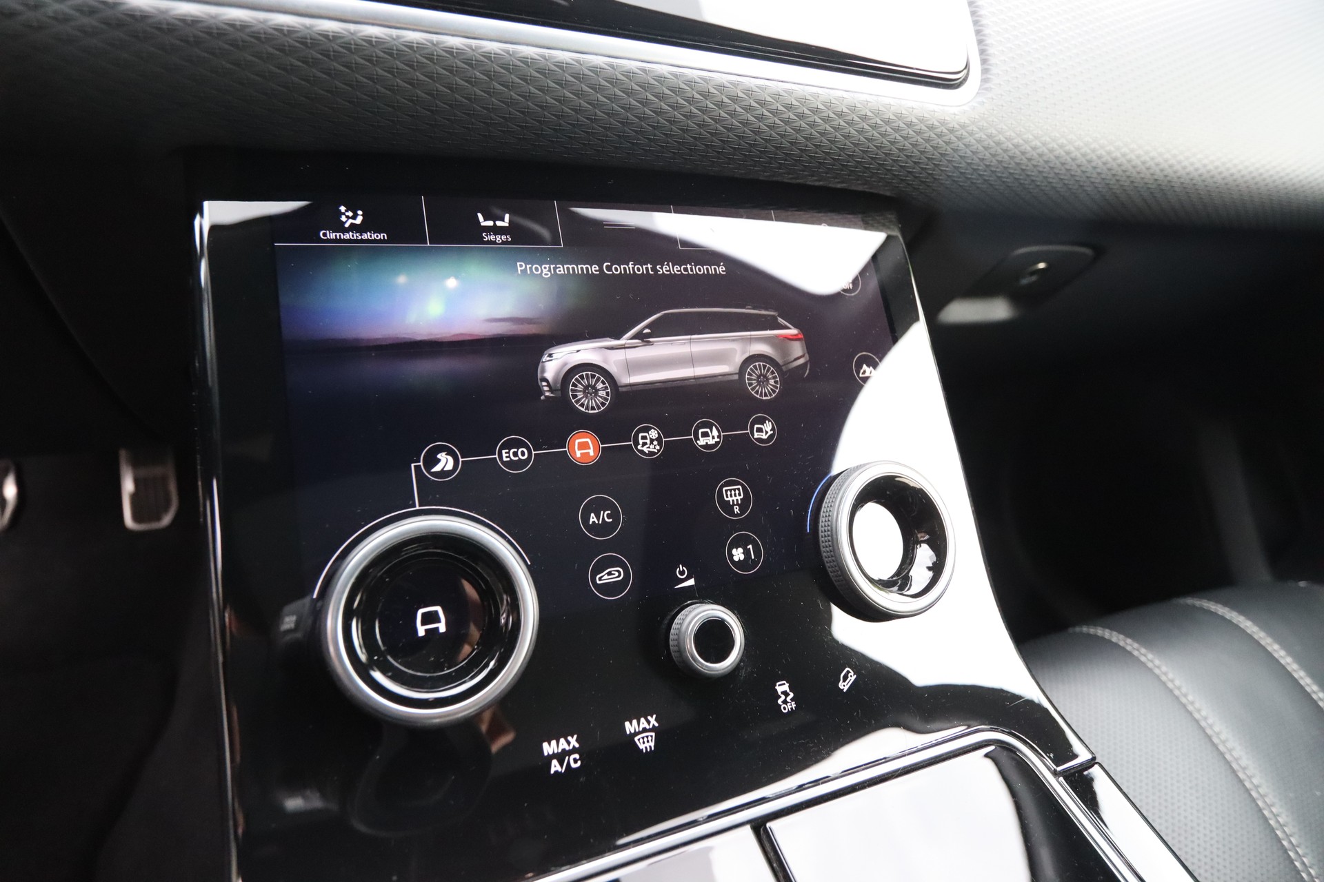 LAND ROVER Range Rover Velar R-Dynamic P 300 S Automatic-image-18