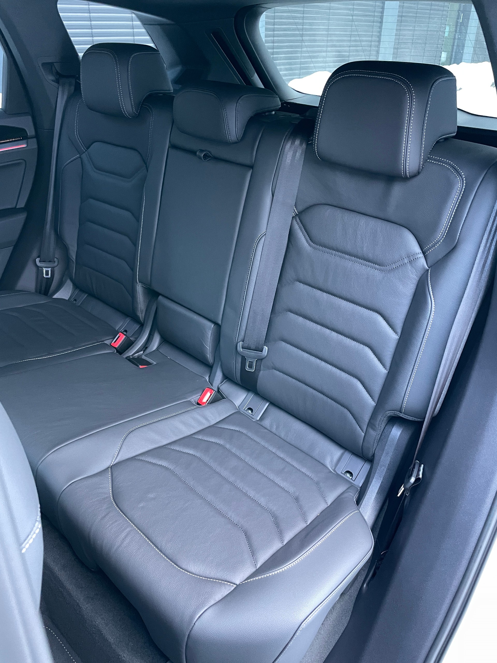 VW Touareg 3.0 TDI R-Line Tiptronic-image-14