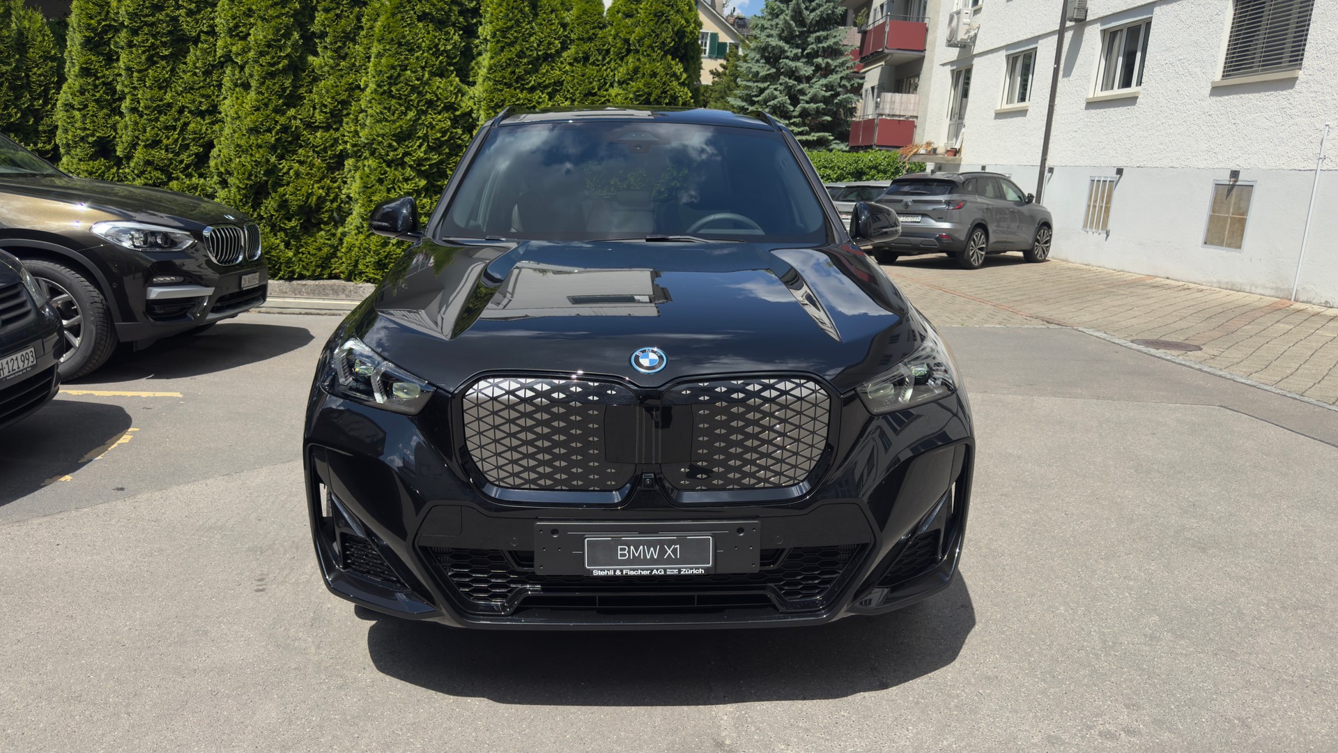 BMW iX1 xDrive 30 M Sport Pro-showroom-element-2