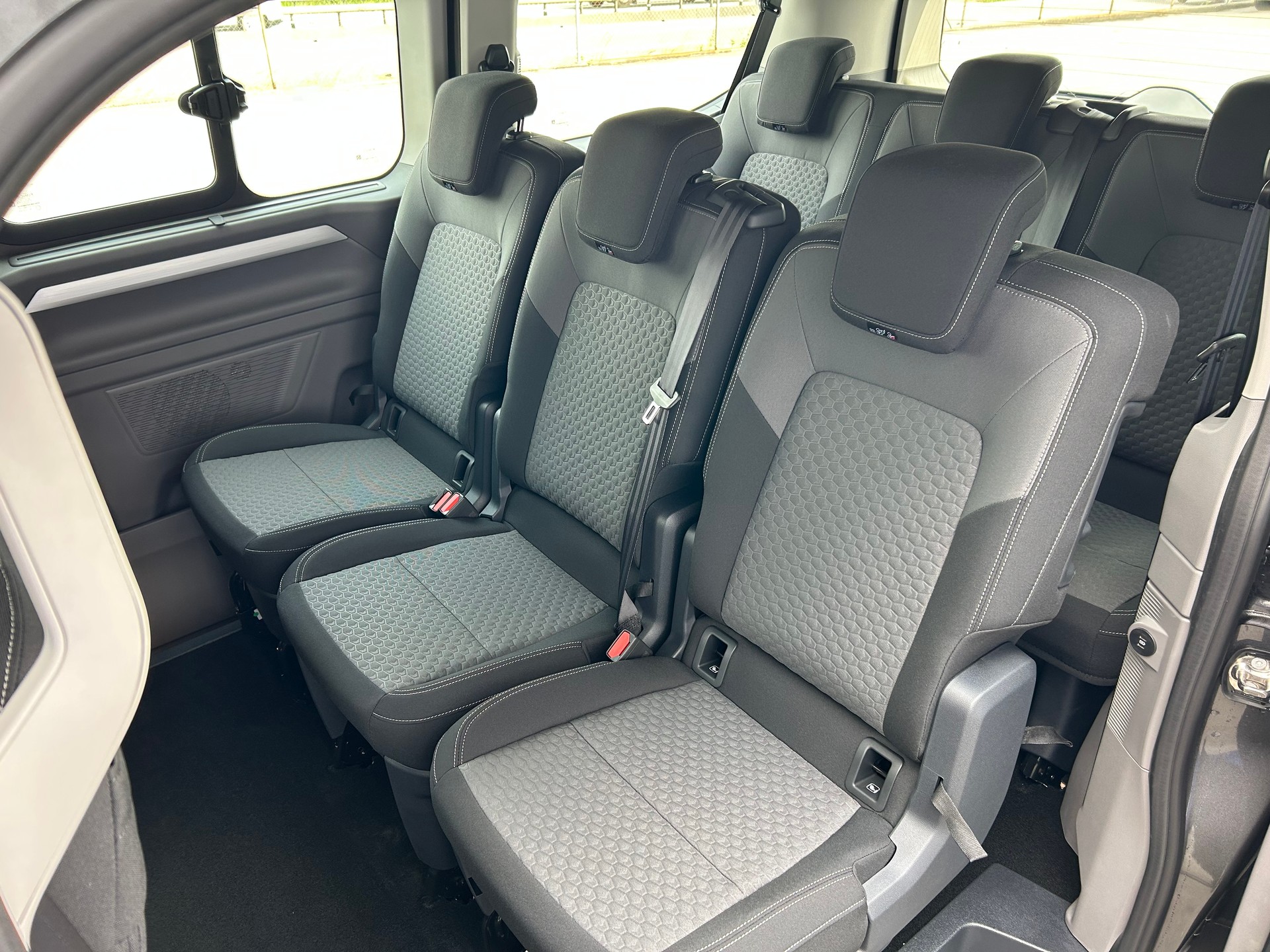 VW Caravelle 2.0 TDI Automat-image-5