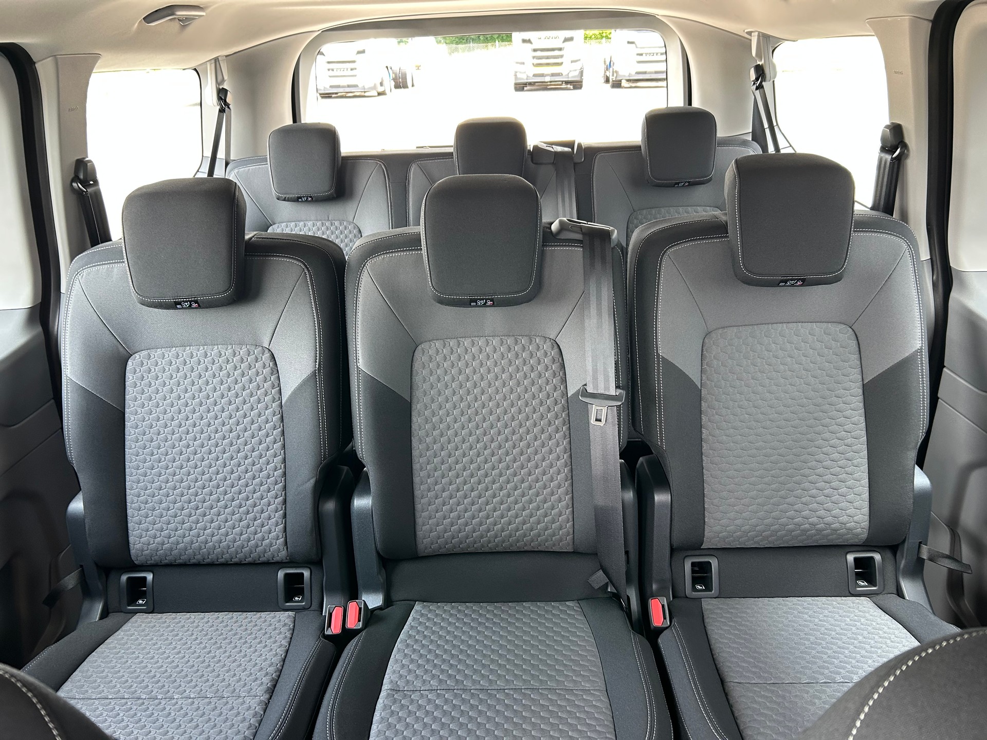 VW Caravelle 2.0 TDI Automat-image-6