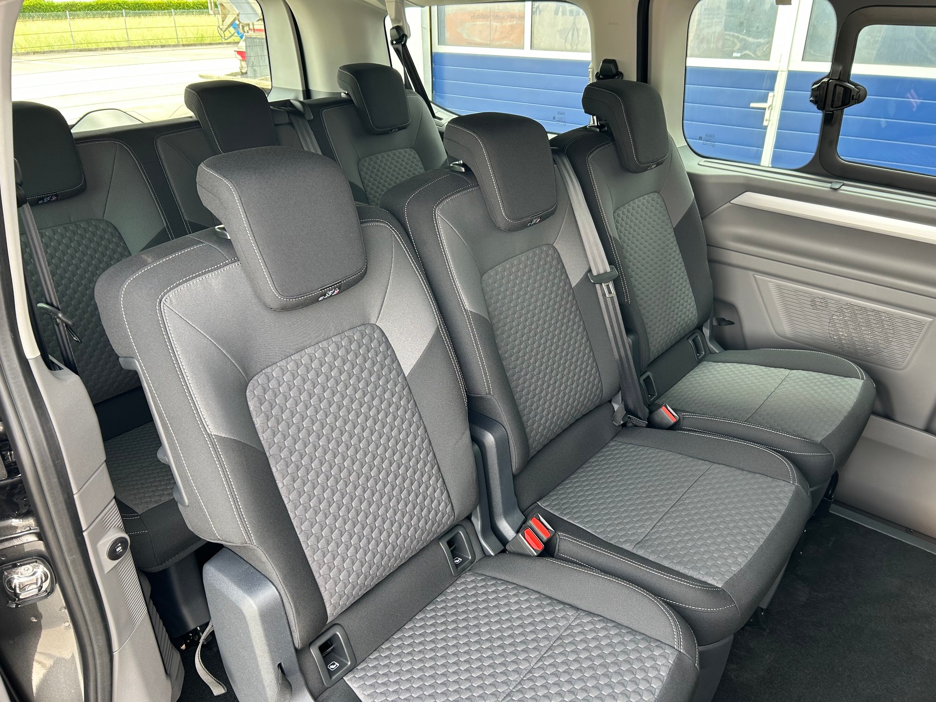 VW Caravelle 2.0 TDI Automat-image-4