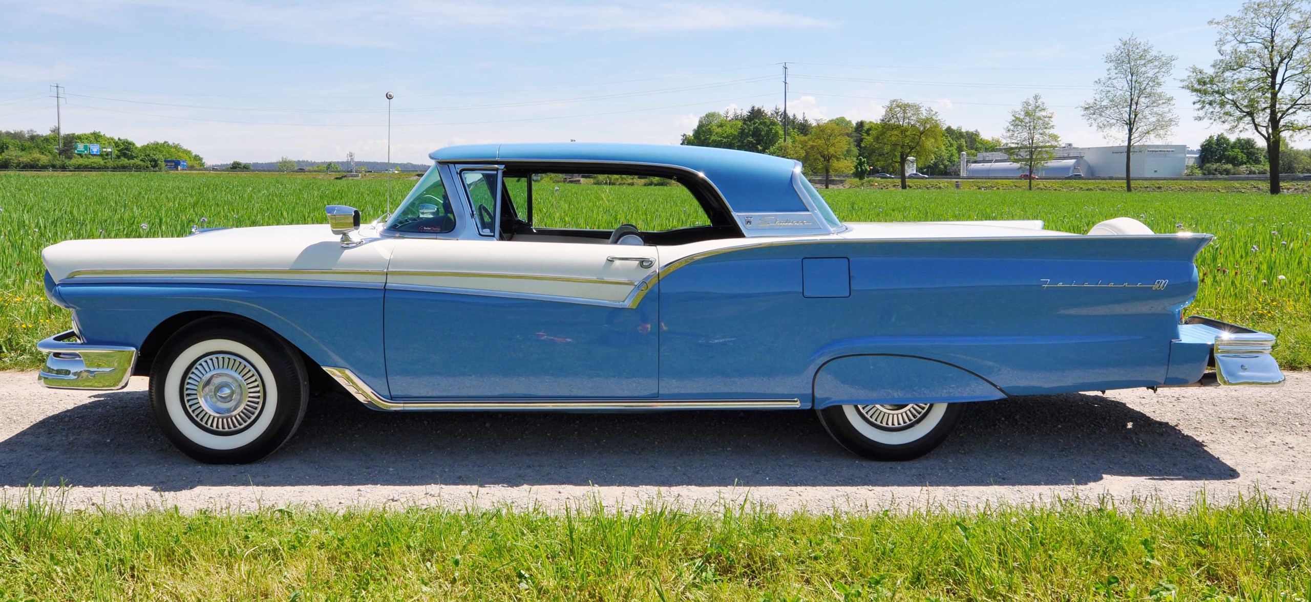 ヨネザワ Ford Fairlane 500 Skyliner 電動 ブリキ Ford Fairlane 500