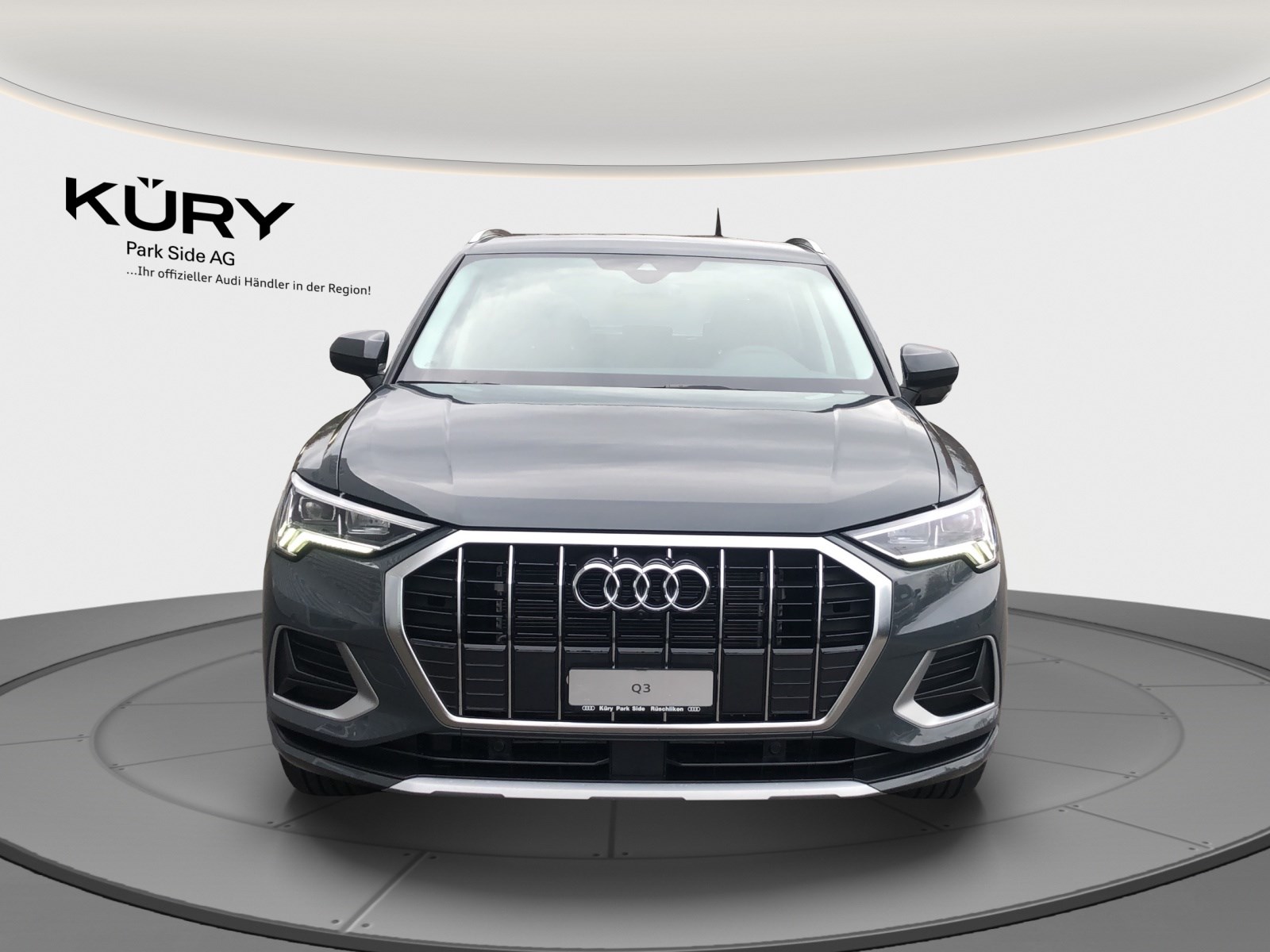 AUDI Q3 35 TFSI advanced Attraction S-tronic-showroom-element-1