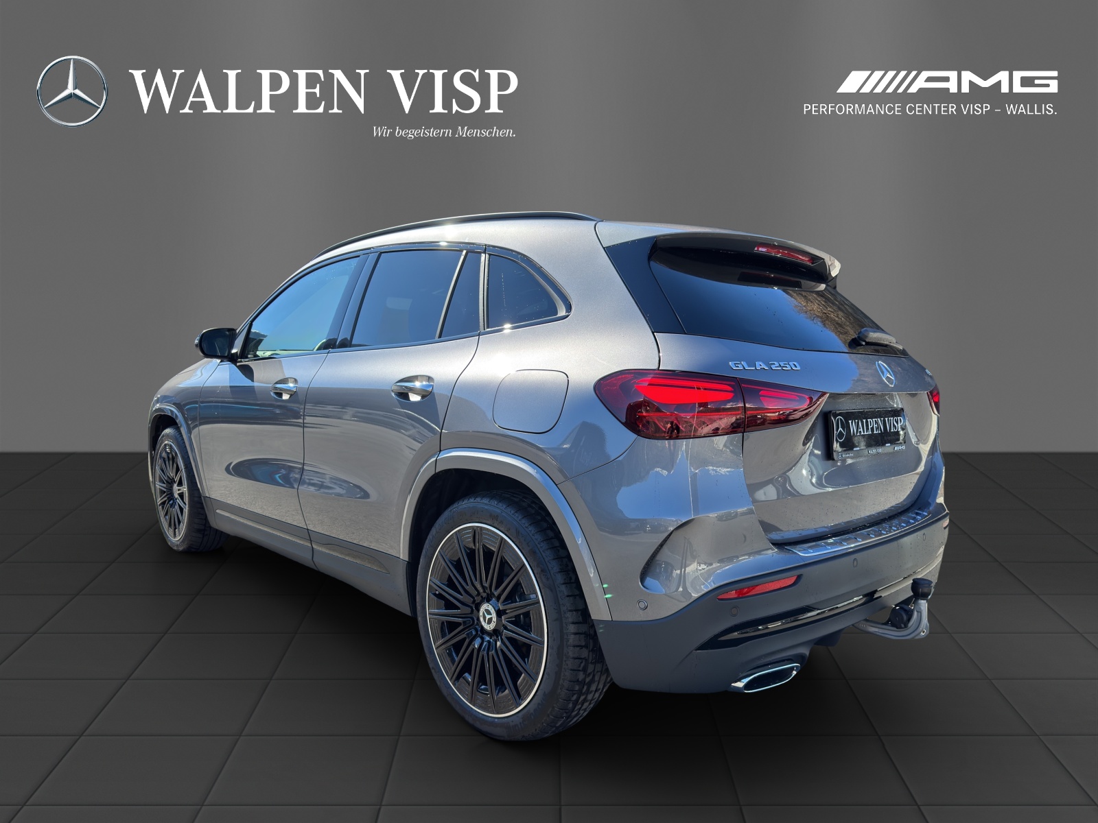 MERCEDES-BENZ GLA 250 4Matic 8G-DCT-showroom-element-3
