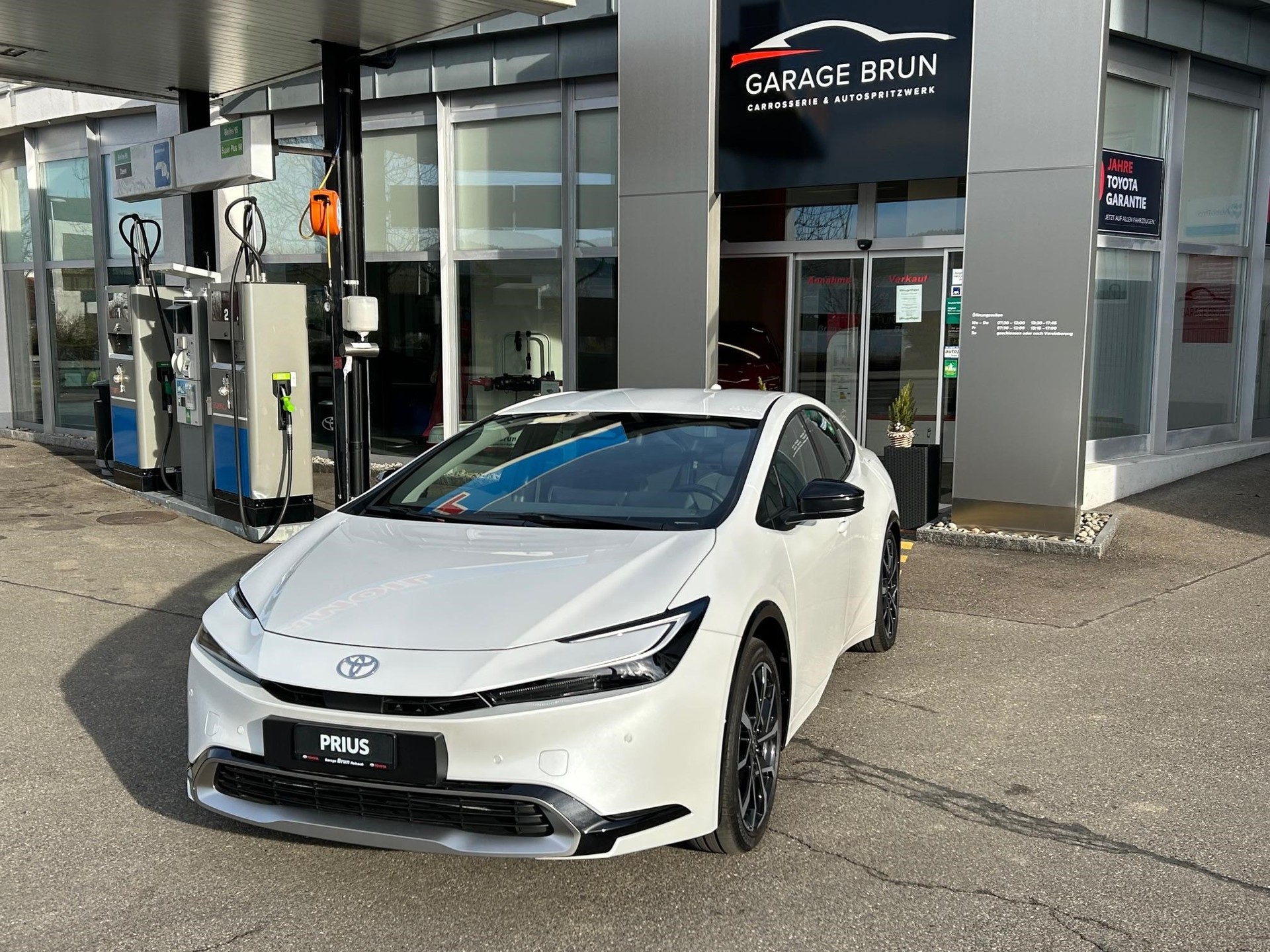 TOYOTA Prius 2.0 Plug-In-Hybrid Style