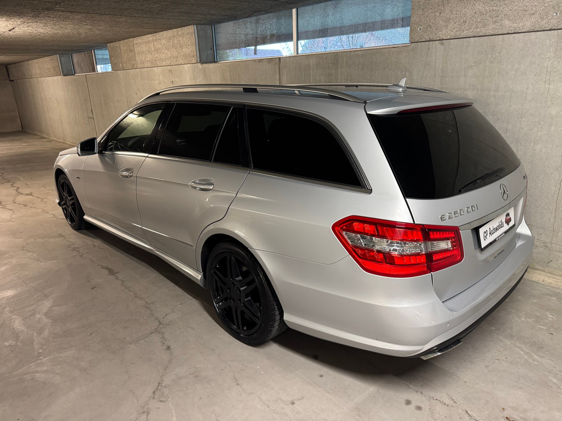 MERCEDES-BENZ E 250 CDI BlueEff. Avantgarde 4Matic 7G-Tronic-showroom-element-2