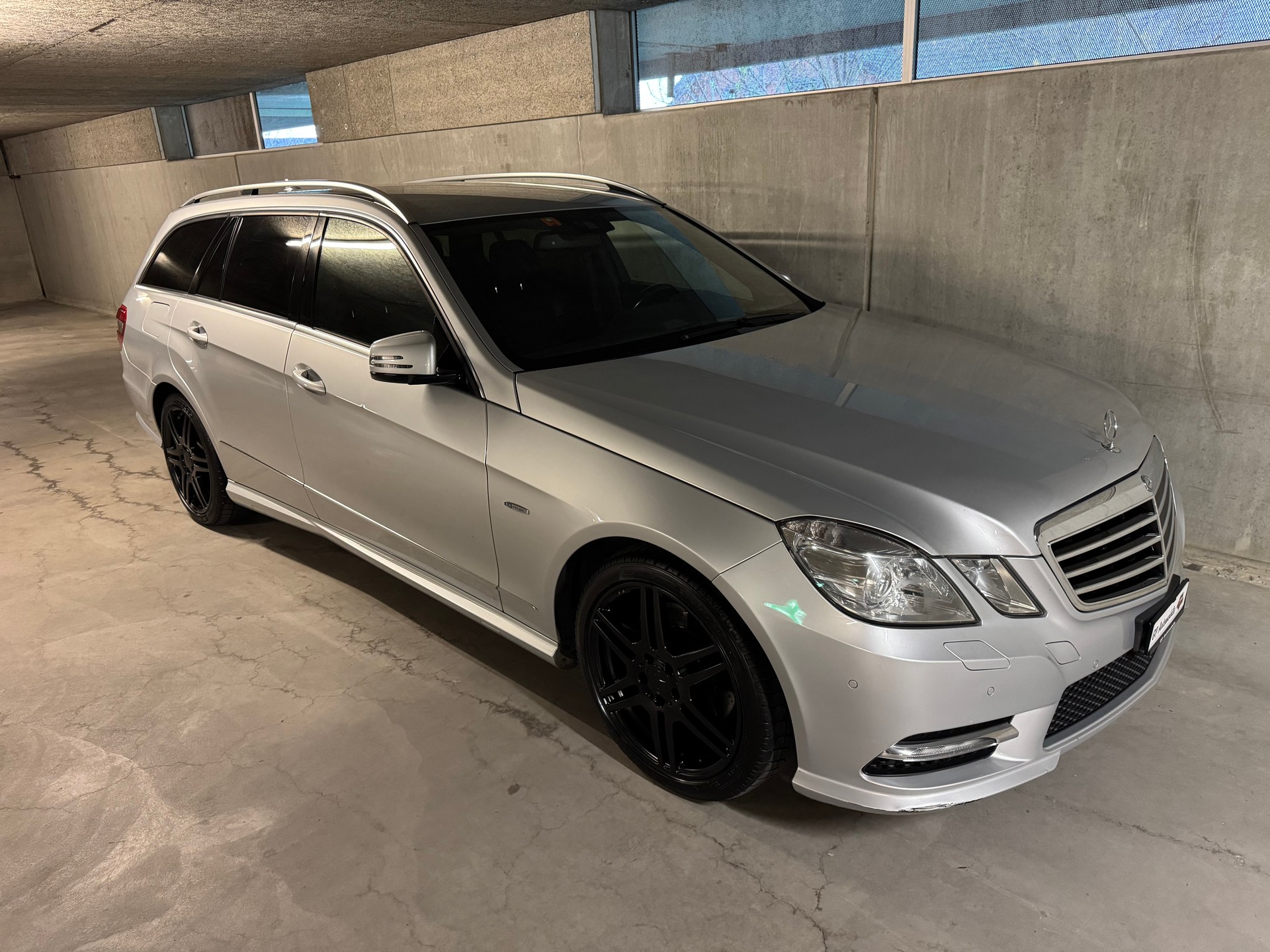 MERCEDES-BENZ E 250 CDI BlueEff. Avantgarde 4Matic 7G-Tronic-showroom-element-3