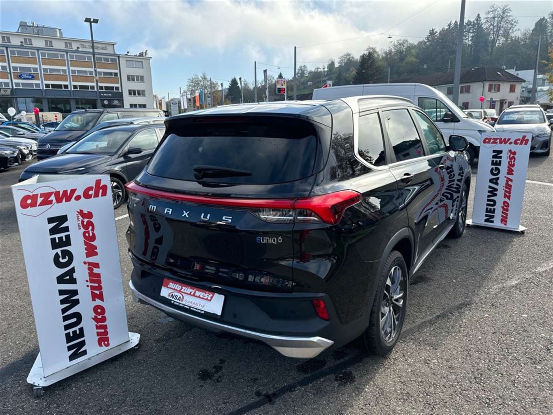 MAXUS eUniq6 70kWh 354km Reichweite-showroom-element-2