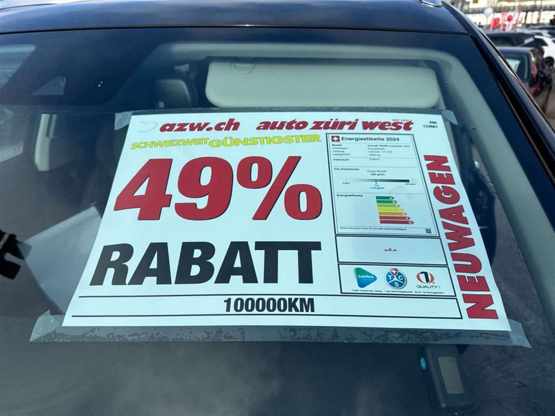 MAXUS eUniq6 70kWh 354km Reichweite-showroom-element-3