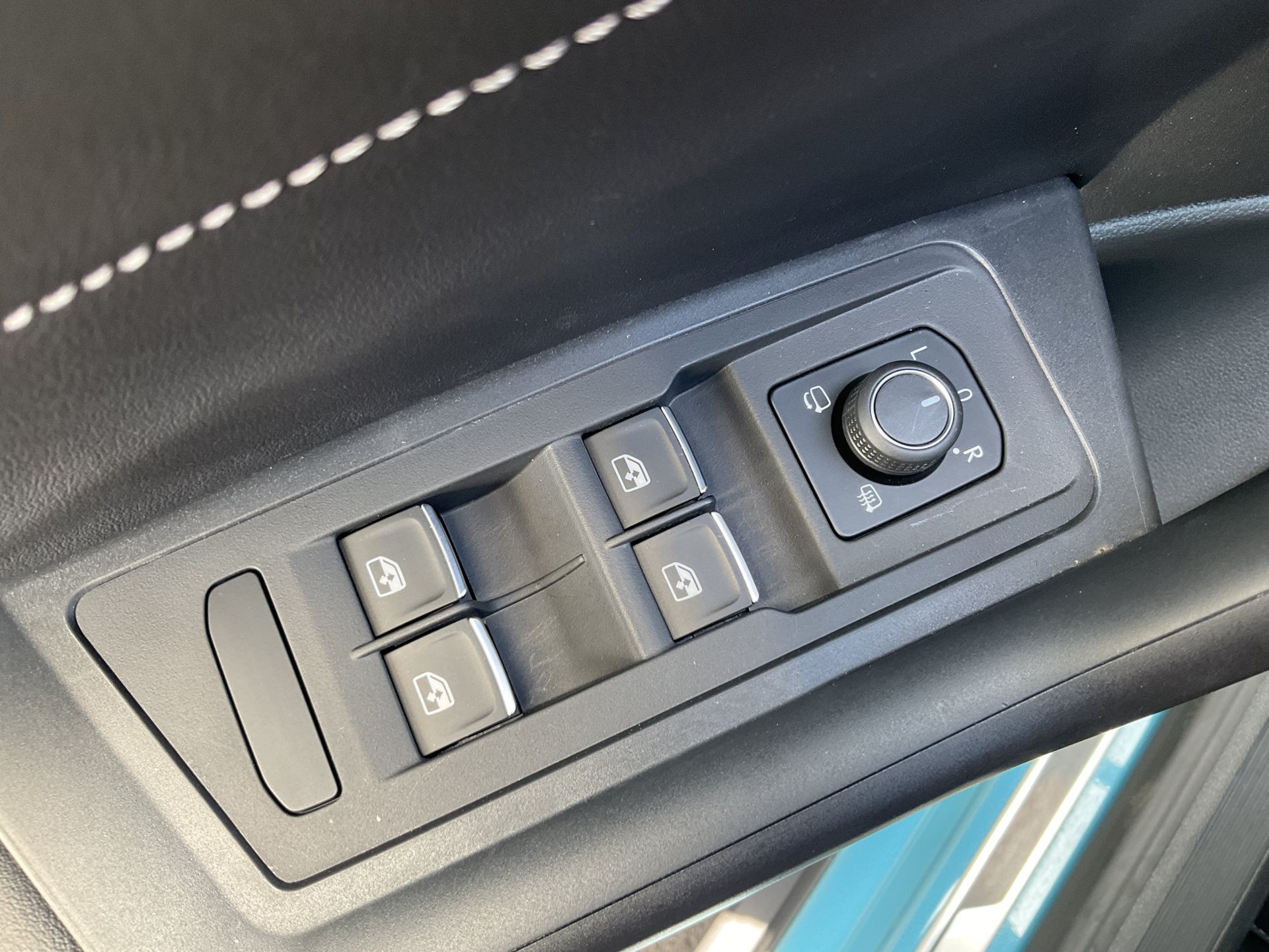 VW T-ROC R-LINE BLACK STYLE *** SONDERLACKIERUNG TEAL BLUE ***-image-24
