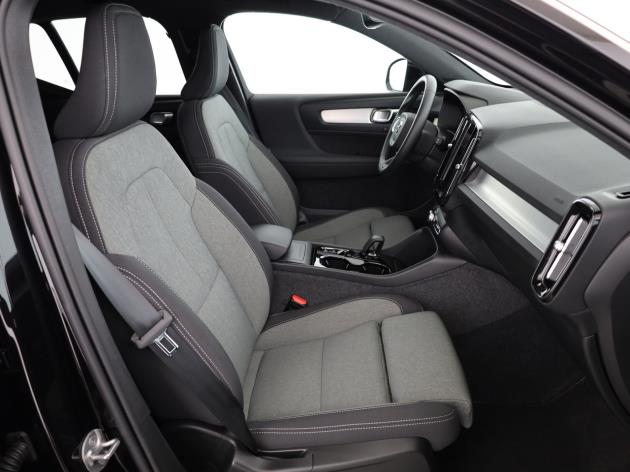 Image VOLVO XC40 XC40 B3 Benzin Mild Hybrid Plus Dark DCT