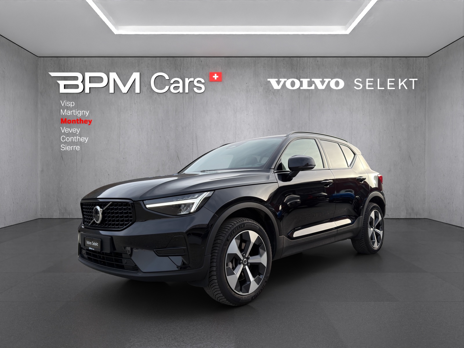 Photo VOLVO XC40 XC40 B3 Benzin Mild Hybrid Plus Dark DCT