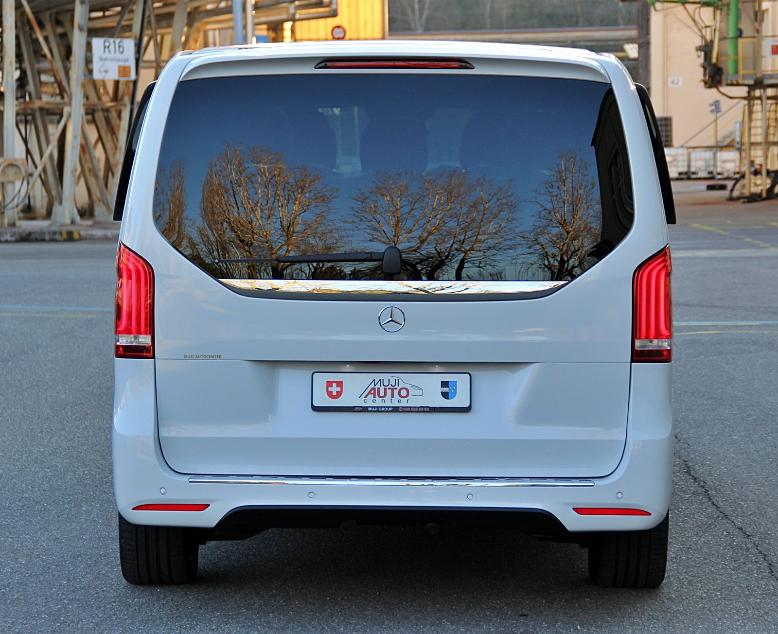 MERCEDES-BENZ V 250 d Exclusive lang 4Matic 7G-Tronic-showroom-element-3