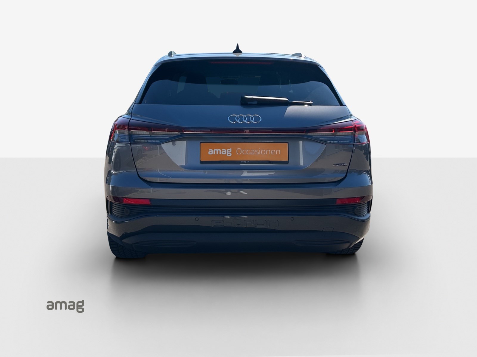 AUDI Q4 e-tron 45 Attraction quattro-showroom-element-3