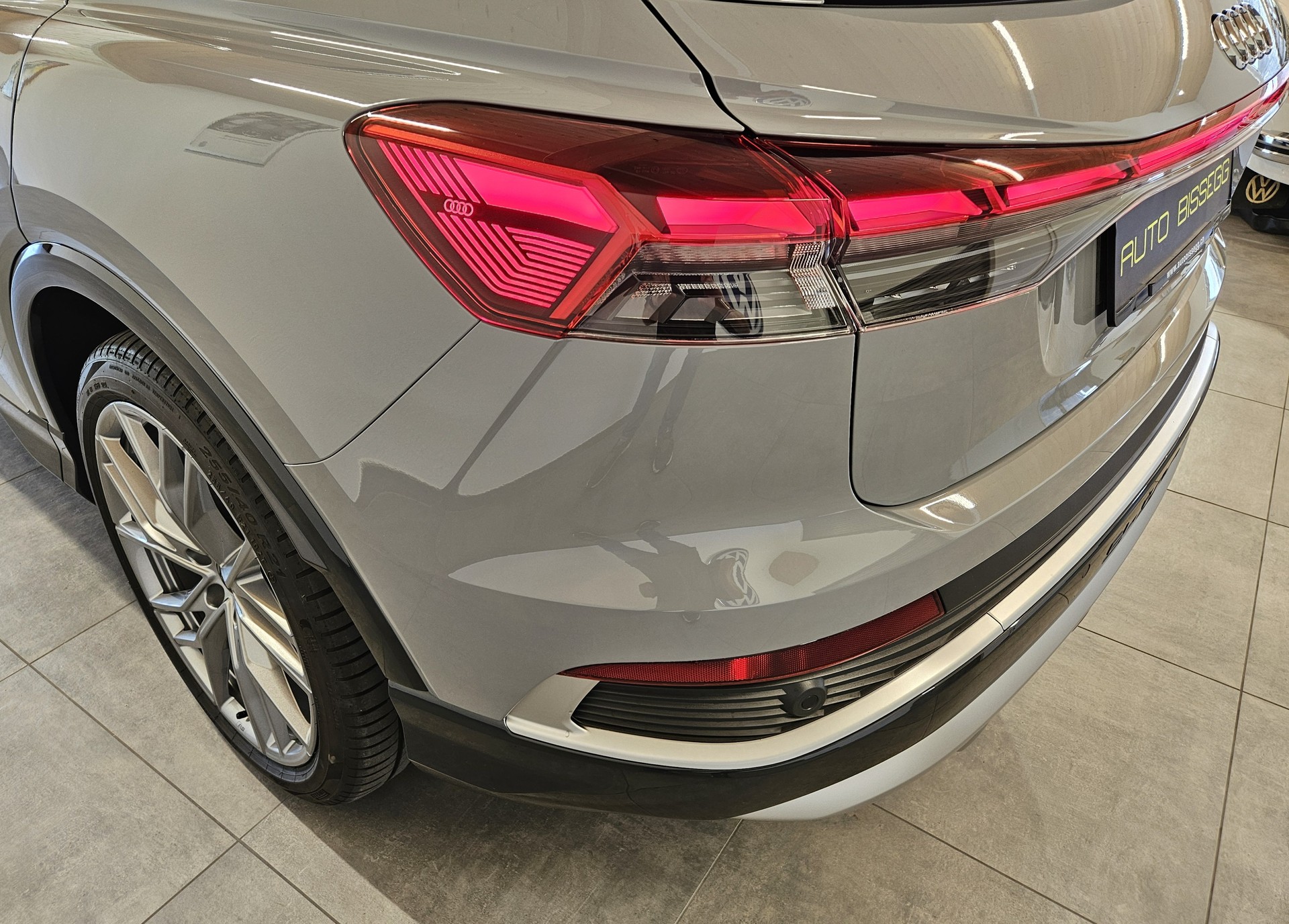 AUDI Q4 Sportback e-tron 50 quattro S-Line mit Anhängerkupplung-image-5