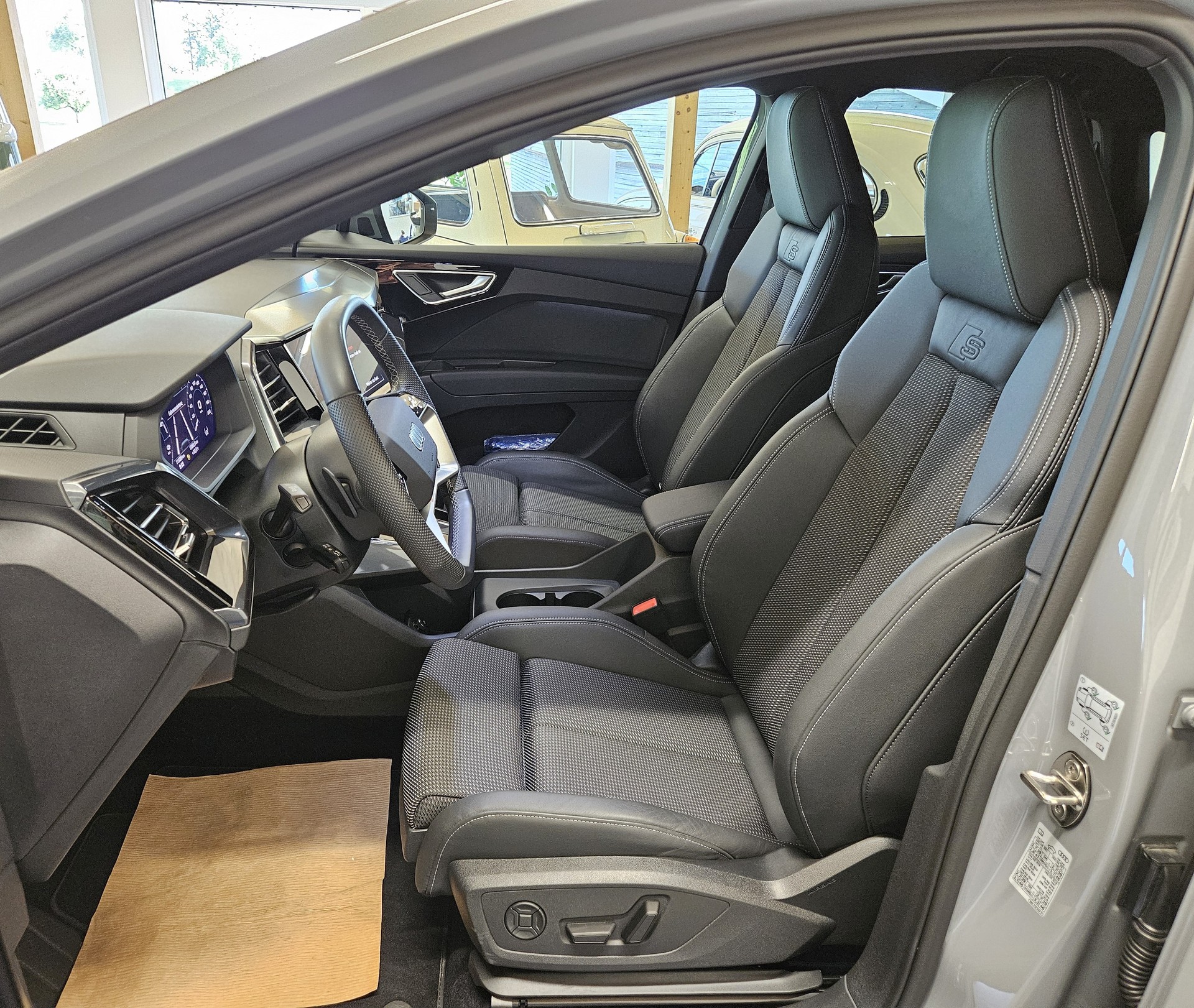AUDI Q4 Sportback e-tron 50 quattro S-Line mit Anhängerkupplung-image-11